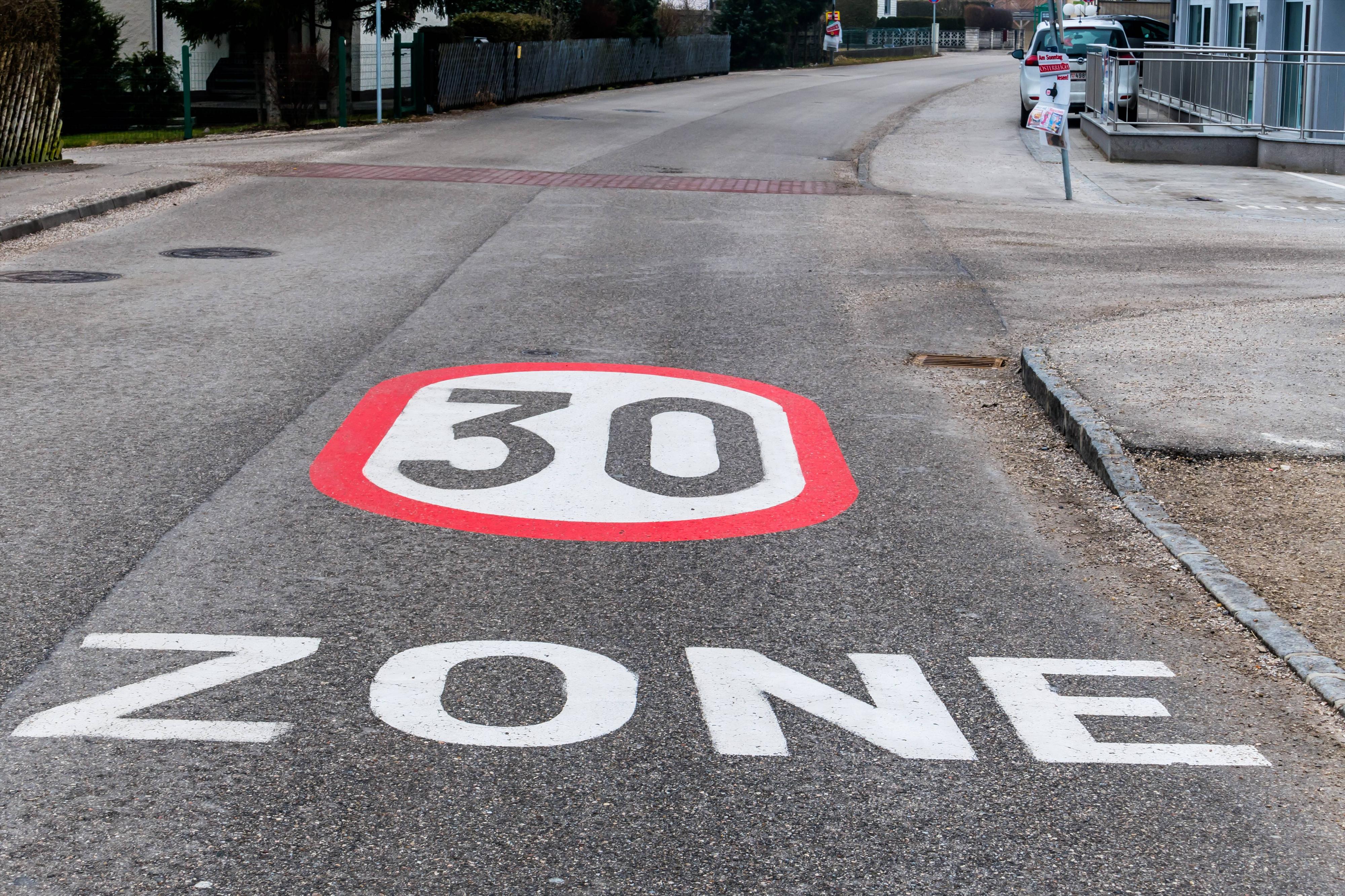 Entwurf der CSU Mehr Tempo 30 Zonen und Radwege für E Bikes