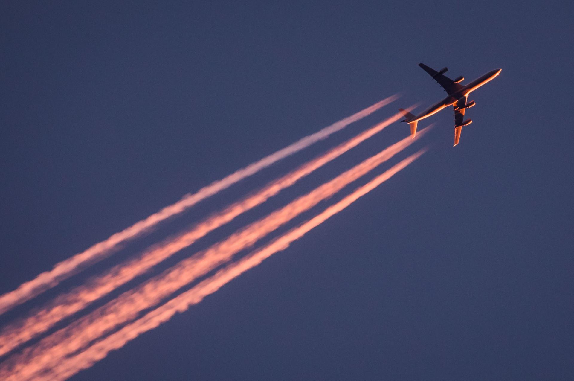 Ber Den Wolken Wann Lassen Flugzeuge Eigentlich Kerosin Ab