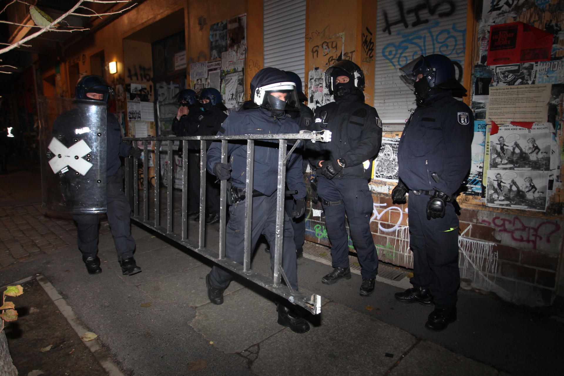 Polizeieinsatz In Rigaer Stra E In Berlin Friedrichshain Polizei