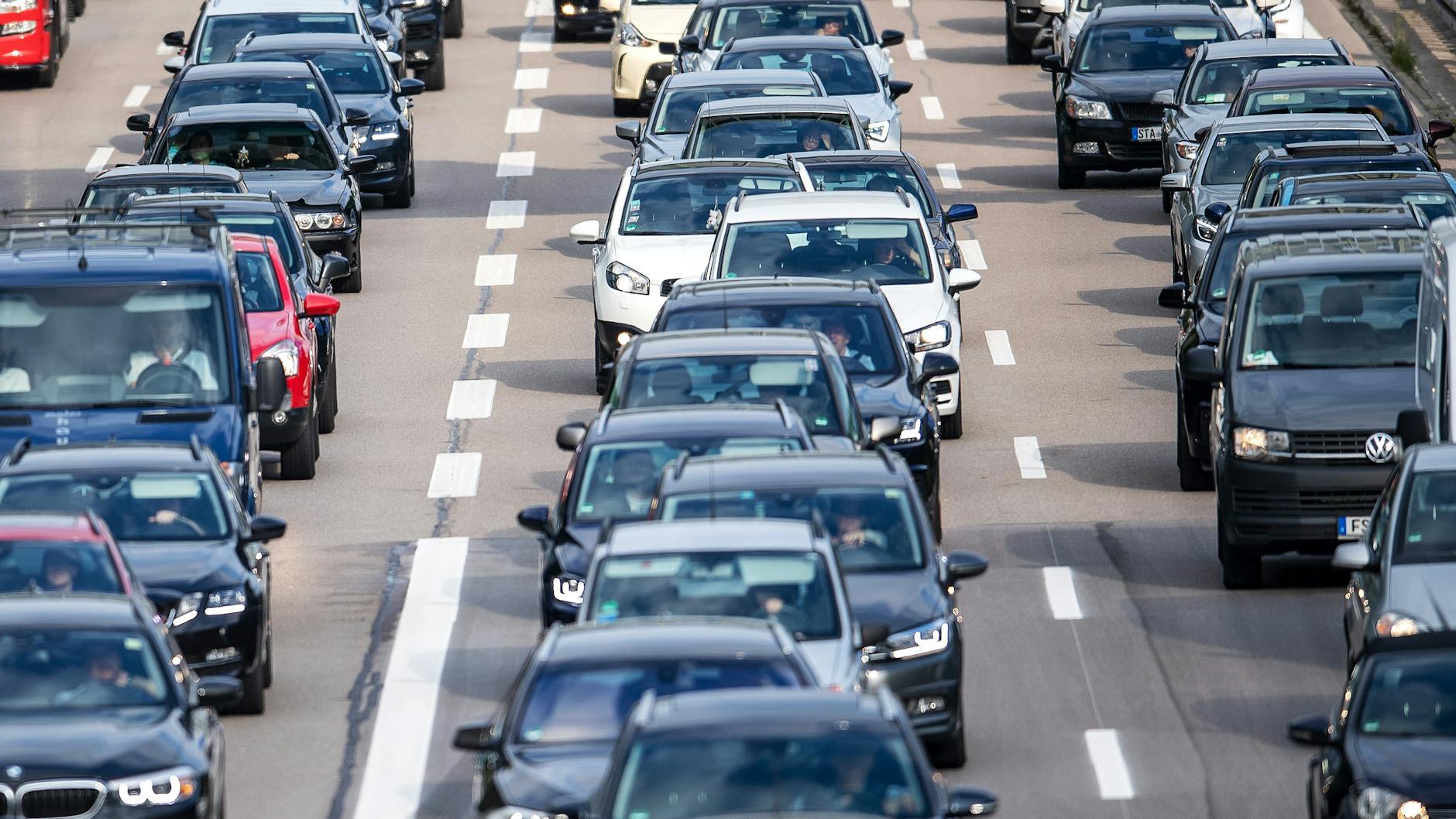 Autos in der Berliner Innenstadt.