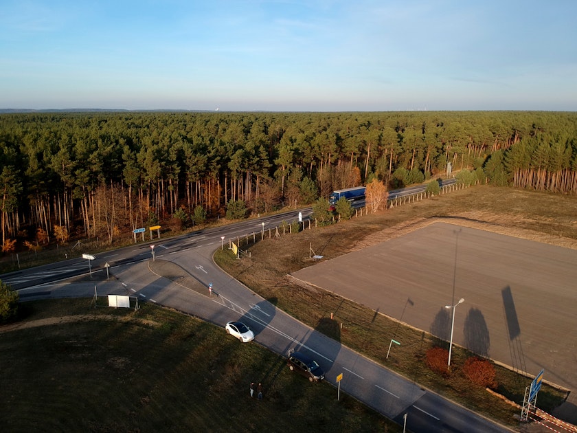 Tesla darf für neues Werk in Grünheide roden
