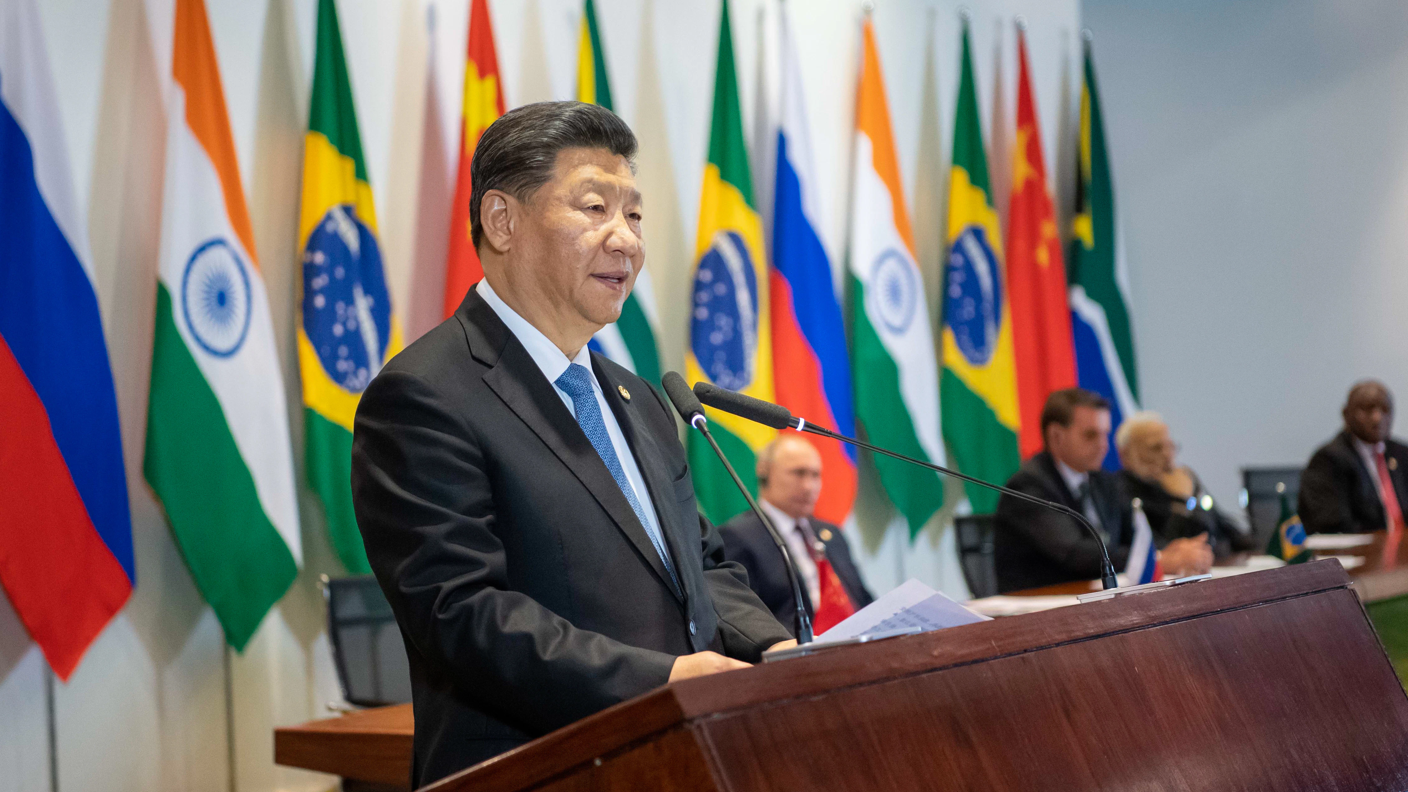 Der chinesische Präsident Xi Jinping spricht während des Dialogs der BRICS-Führungskräfte mit dem BRICS Business Council und der New Development Bank.