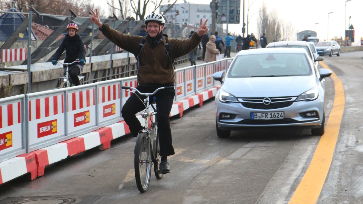 Die Salvador-Allende-Brücke ist wieder offen.