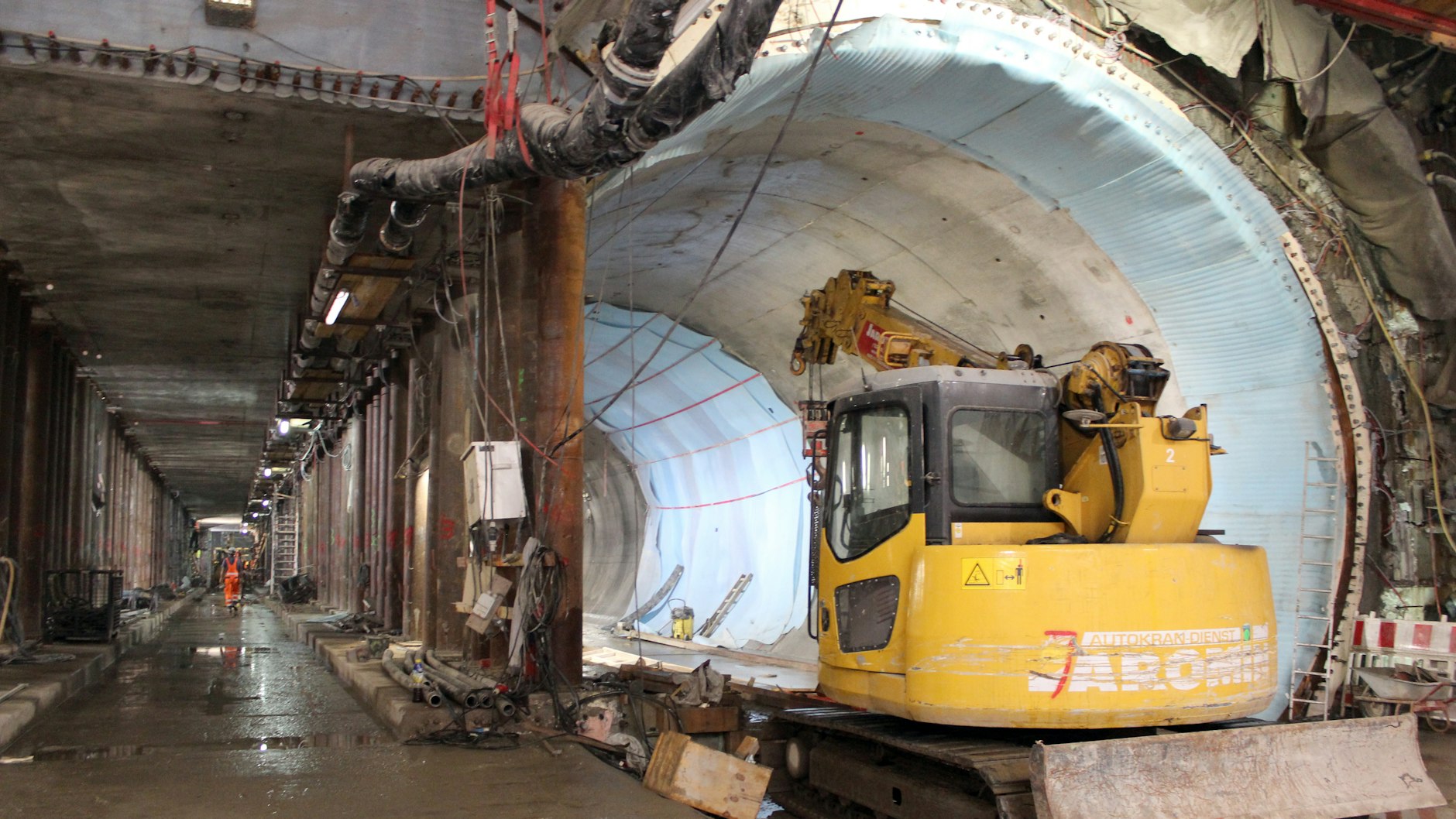 Blick auf den neu gebauten U-Bahn-Tunnel unter der Museumsinsel.