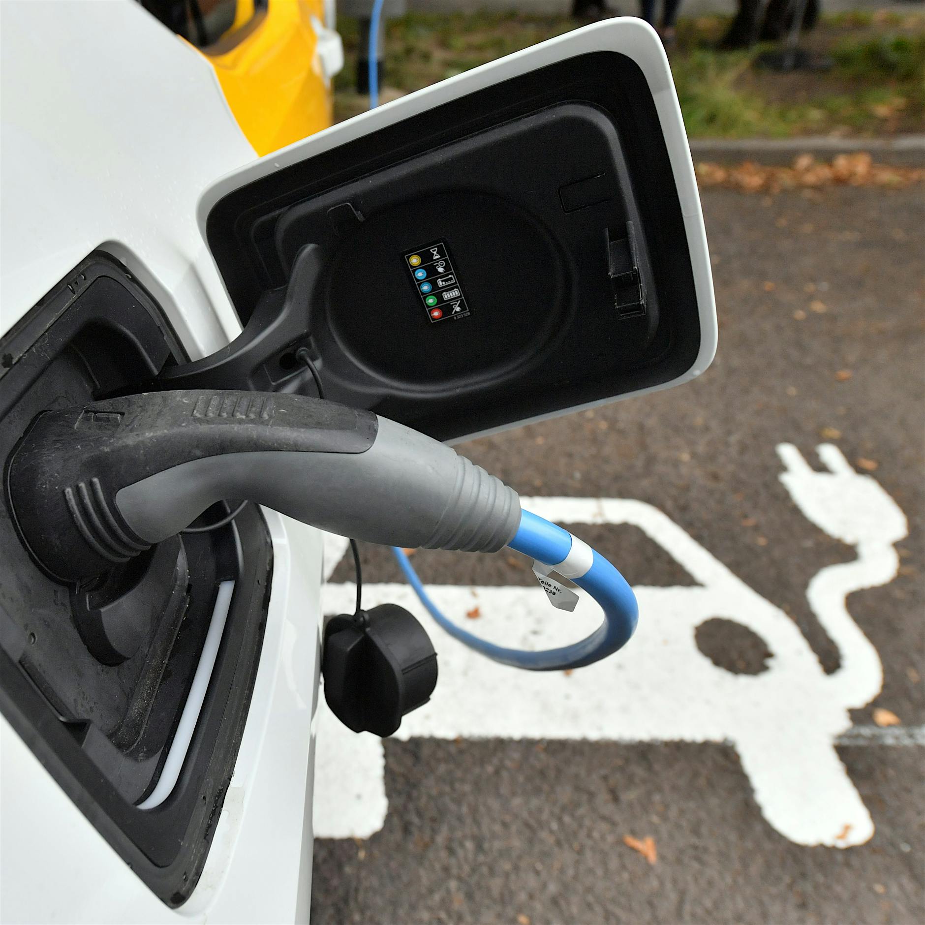 Der (Um-)Bruch: Autoindustrie hadert mit dem Wandel