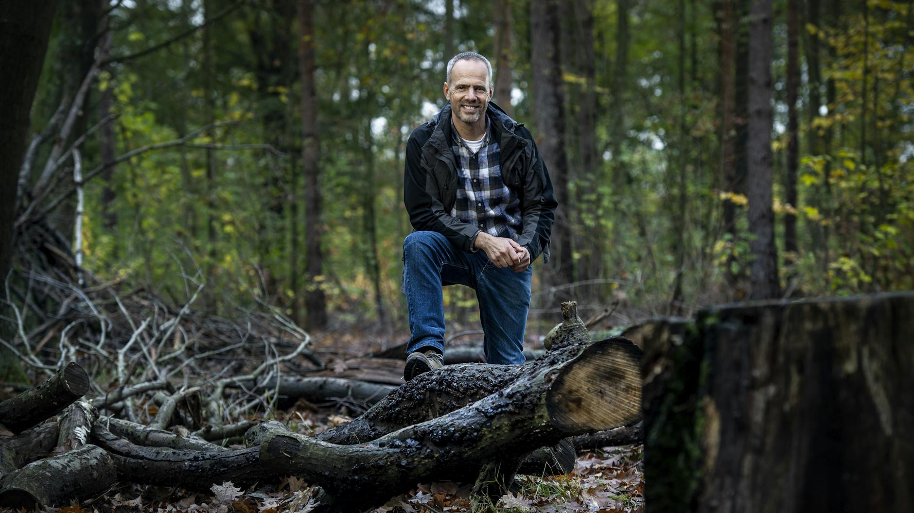 Derk Ehlert, der Experte für Natur und Wildtiere des Berliner Senats im Grunewald.