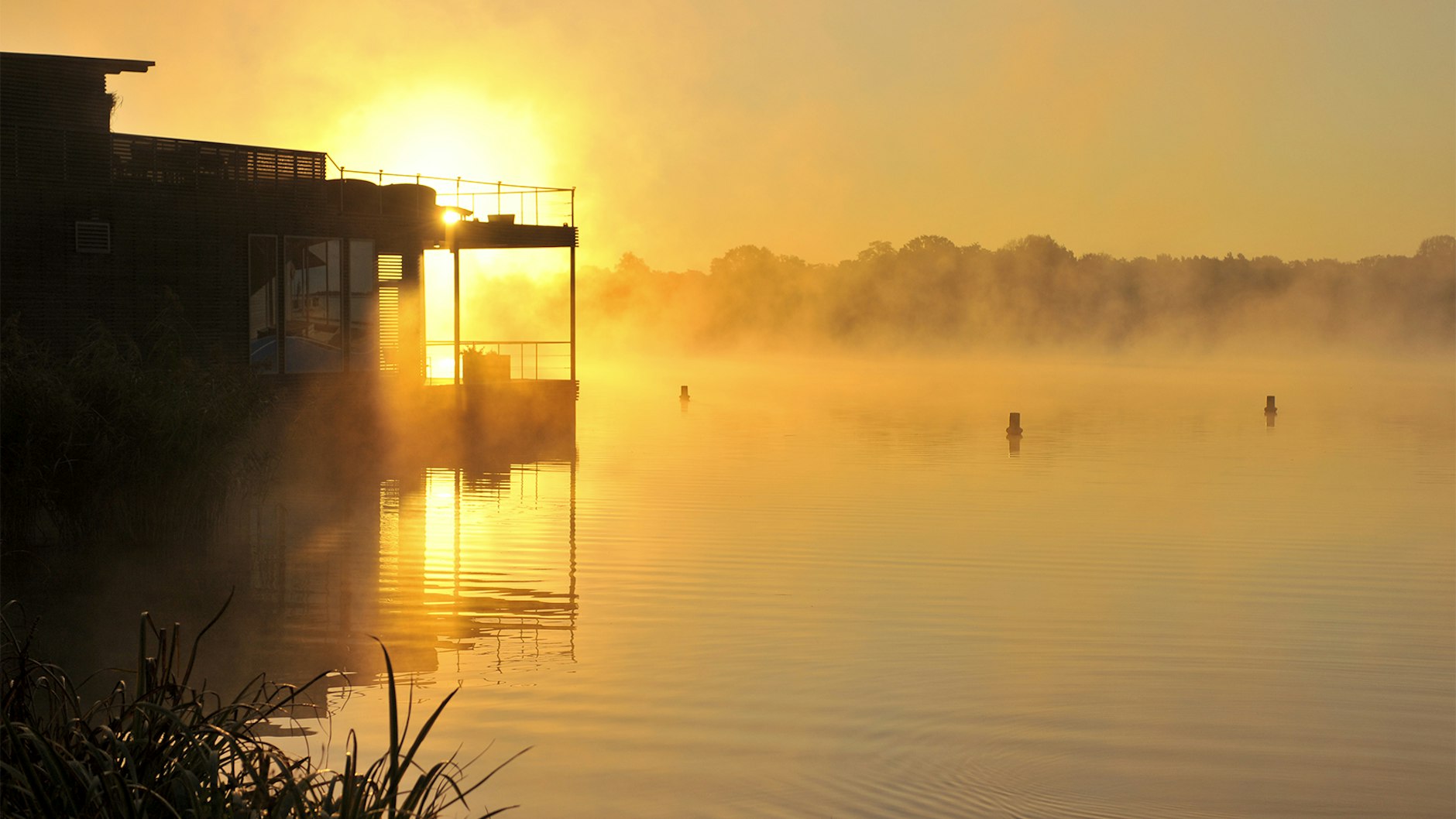 Die Seesauna der Fontane-Therme bietet einen malerischen Blick über den Ruppiner See.