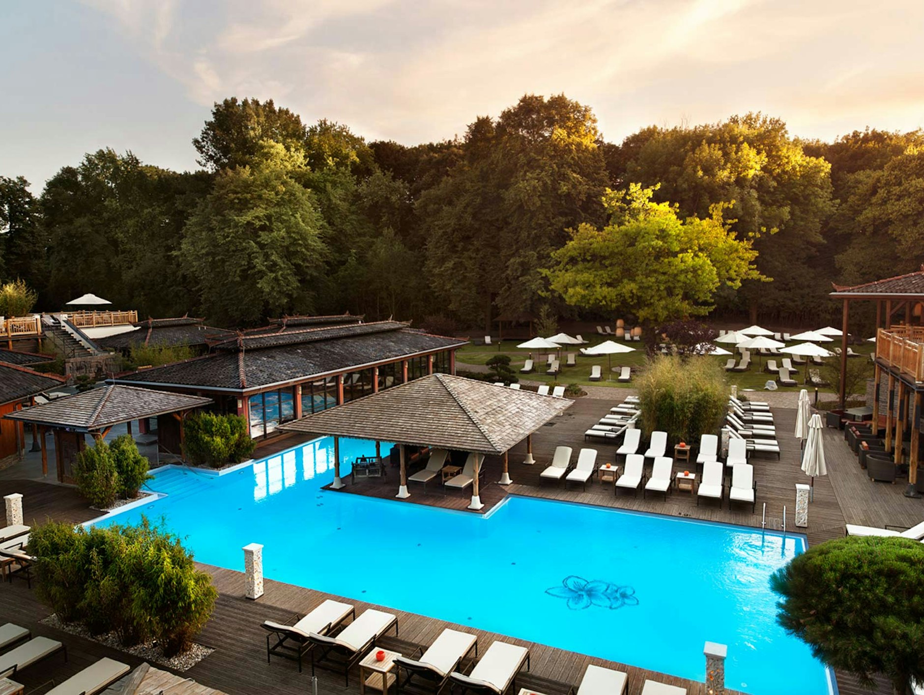 Das große Gelände des Vabali Spa am Hauptbahnhof bietet zahlreiche Saunen und Orte zum Relaxen.