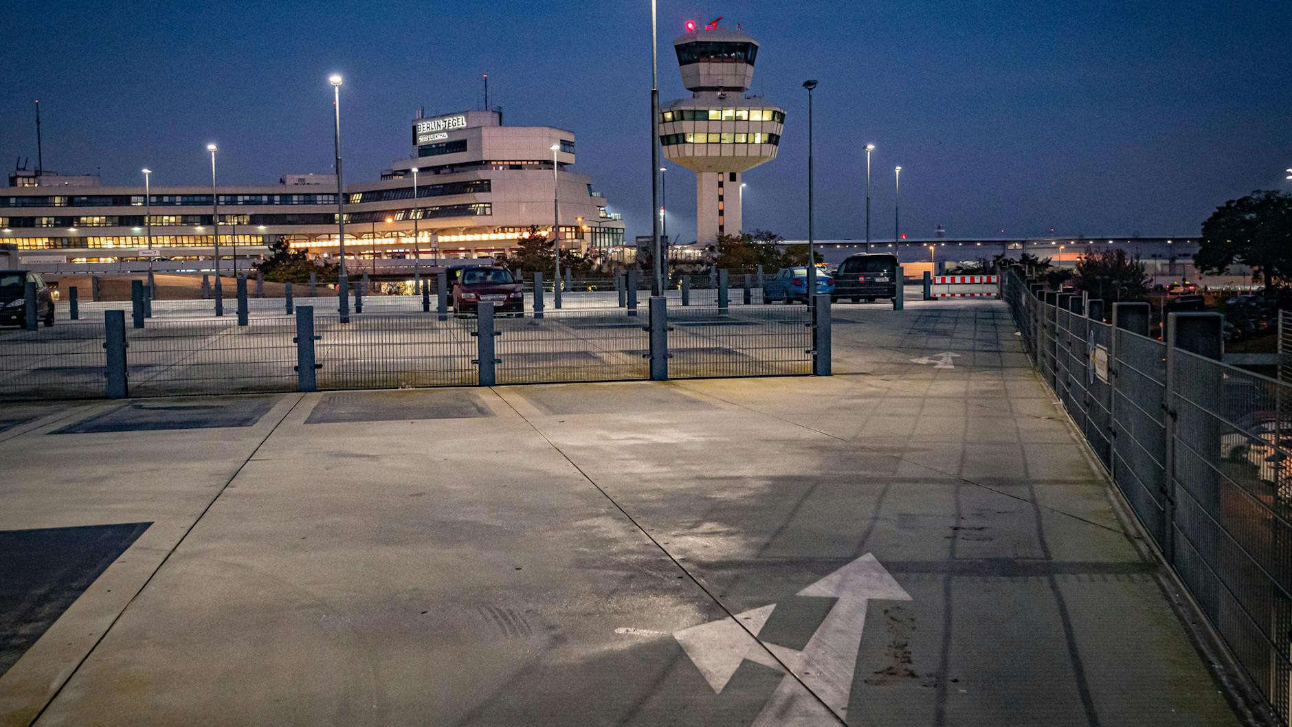 Noch wird hier gestartet und gelandet. Doch der Flughafen Tegel soll spätestens zwei Wochen nach der Eröffnung der BER in Schönefeld schließen - voraussichtlich im Oktober 2020.