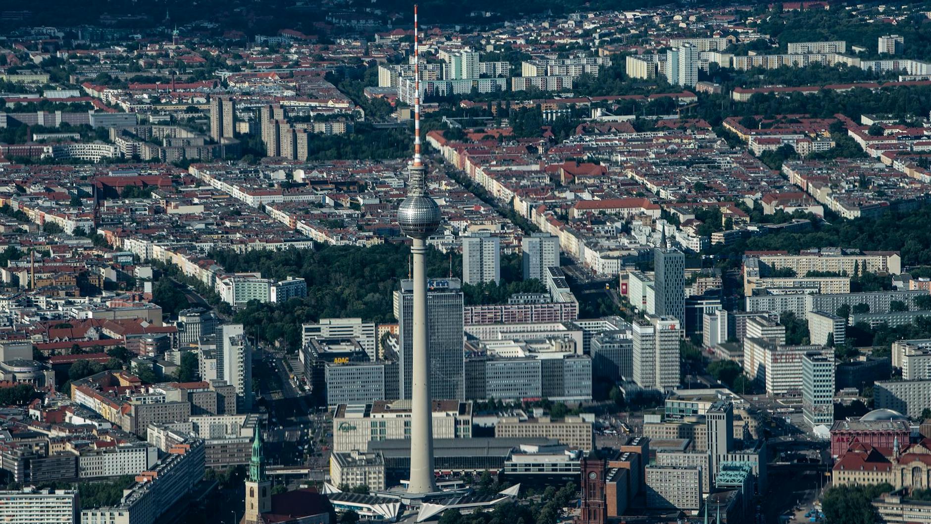 Die Union will gegen den Mietendeckel in Berlin klagen.