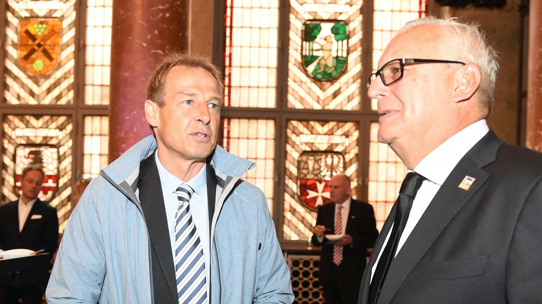 Ab sofort in einem Team: Jürgen Klinsmann und Hertha-Boss Werner Gegenbauer.