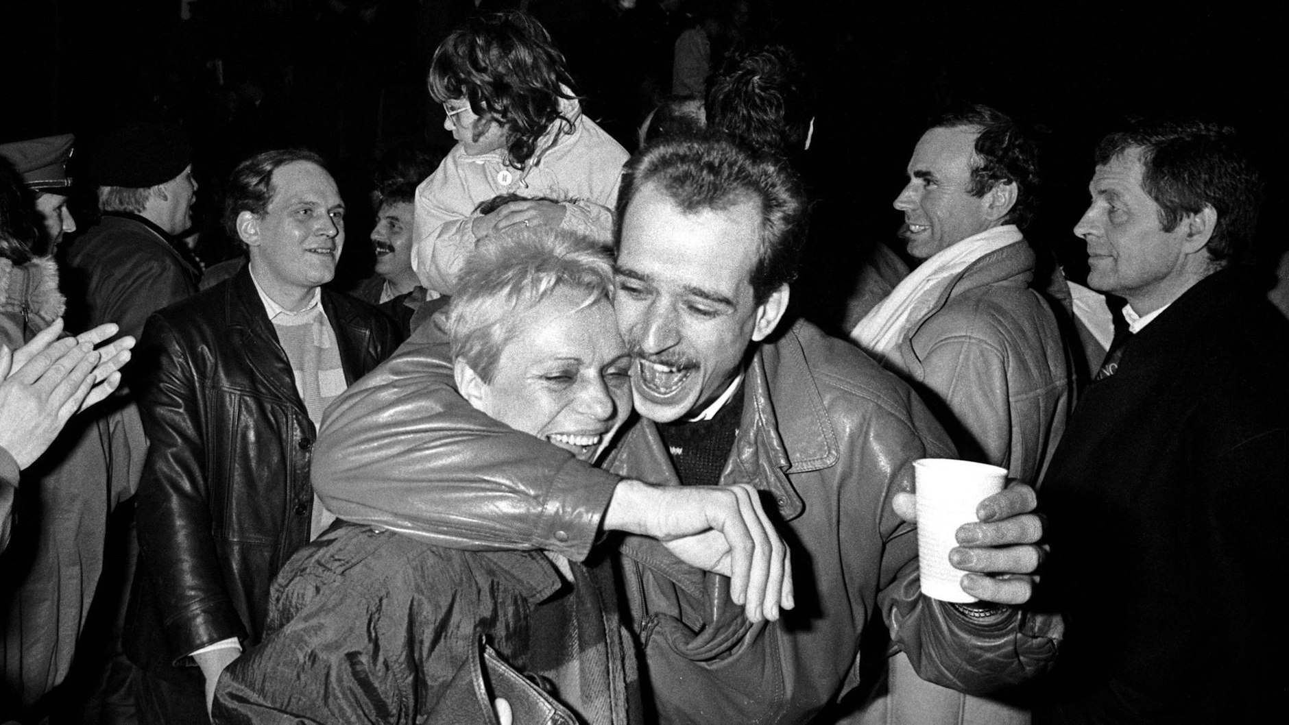 Westberlin am Abend der Maueröffnung.