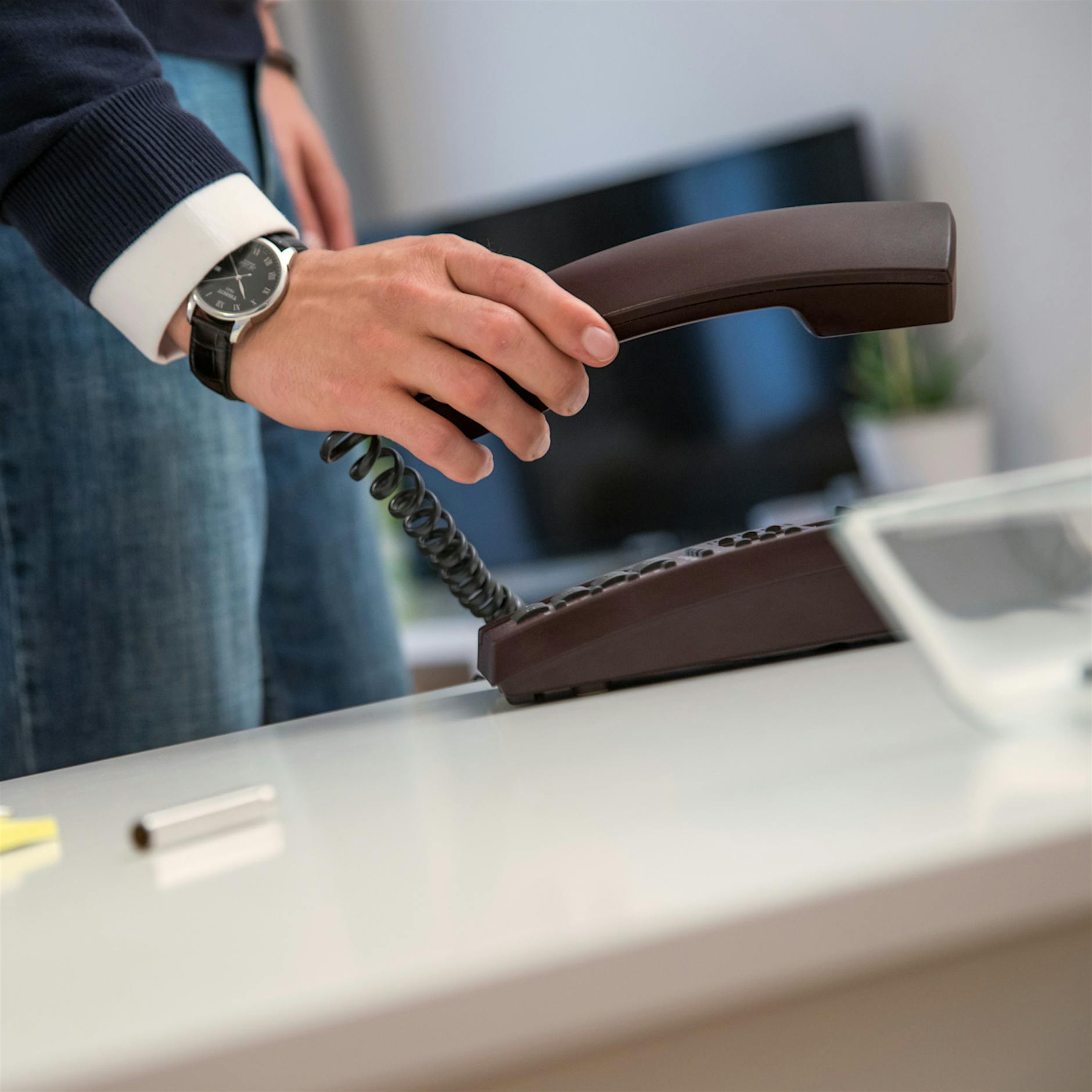 Muss man in einem Notfall Überstunden machen?