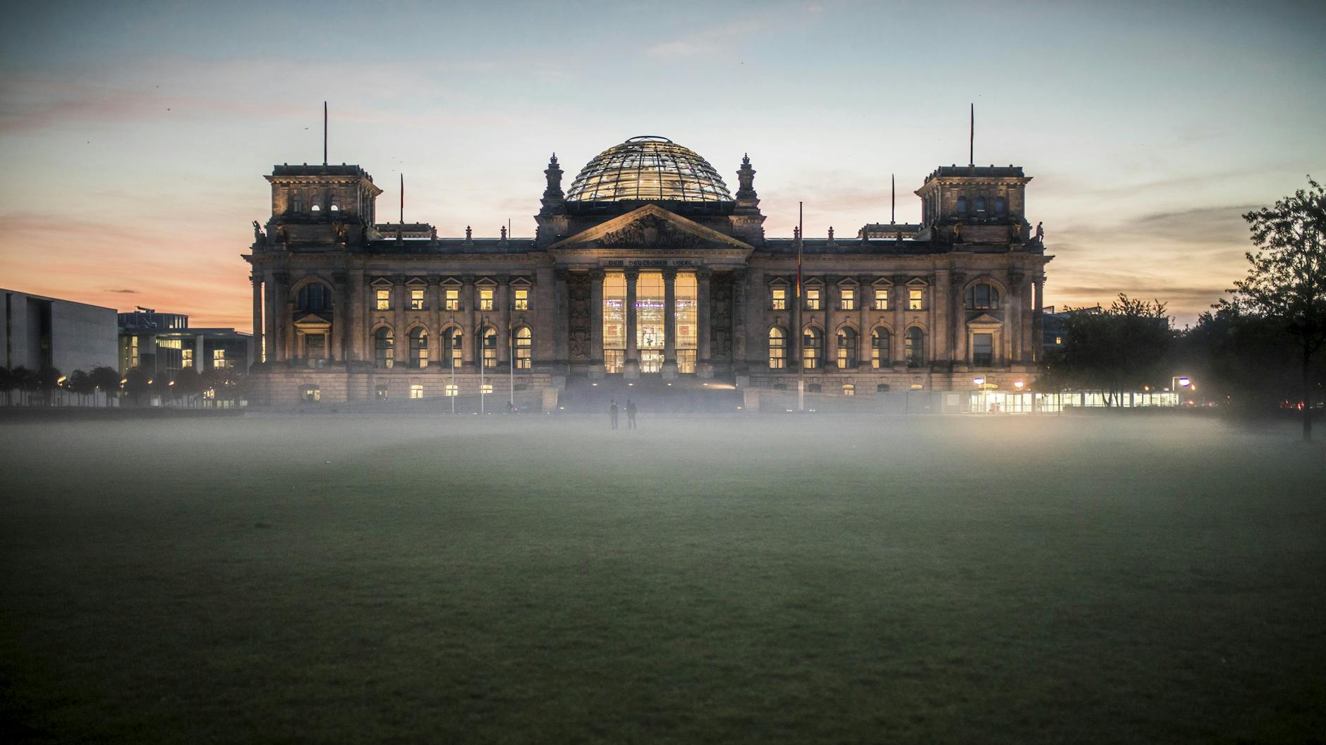 Der geplante S-Bahn-Tunnel soll in möglichst großem Abstand zum Reichstagsgebäude entstehen.