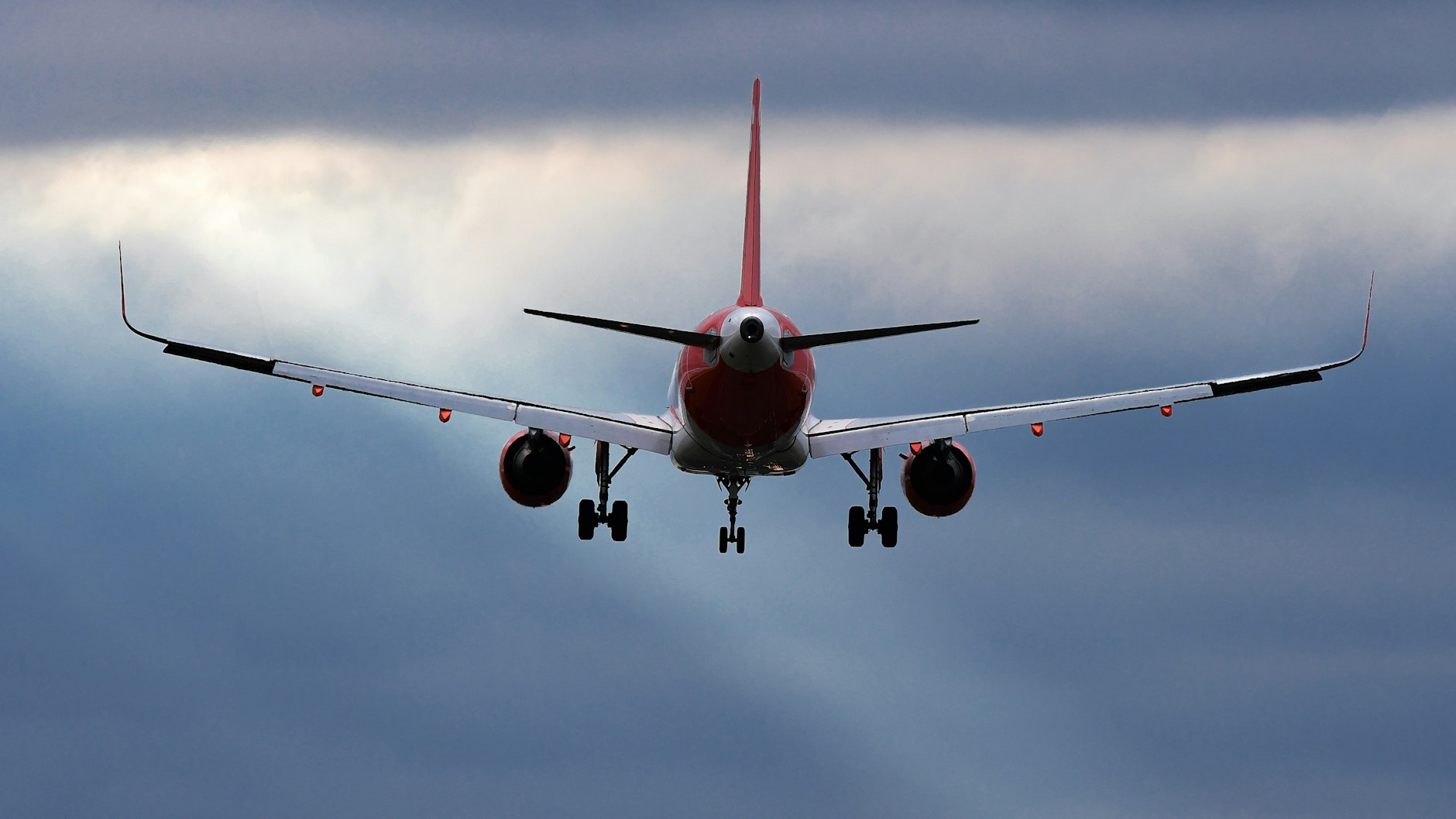 Unterwegs am Himmel über Berlin: In weniger als elf Monaten werden fast 60 Luftfahrtgesellschaften zum BER umziehen. 
