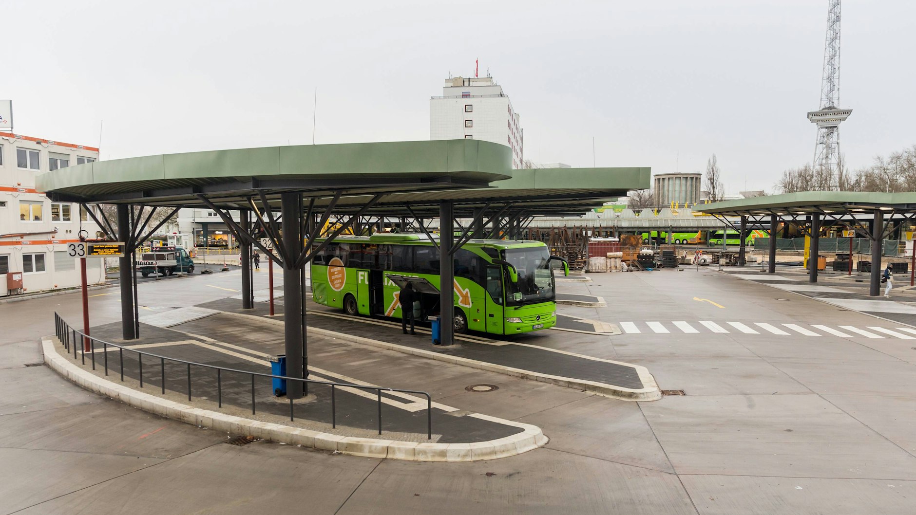 Nicht schön, aber sehr frequentiert: Der ZOB am Funkturm.