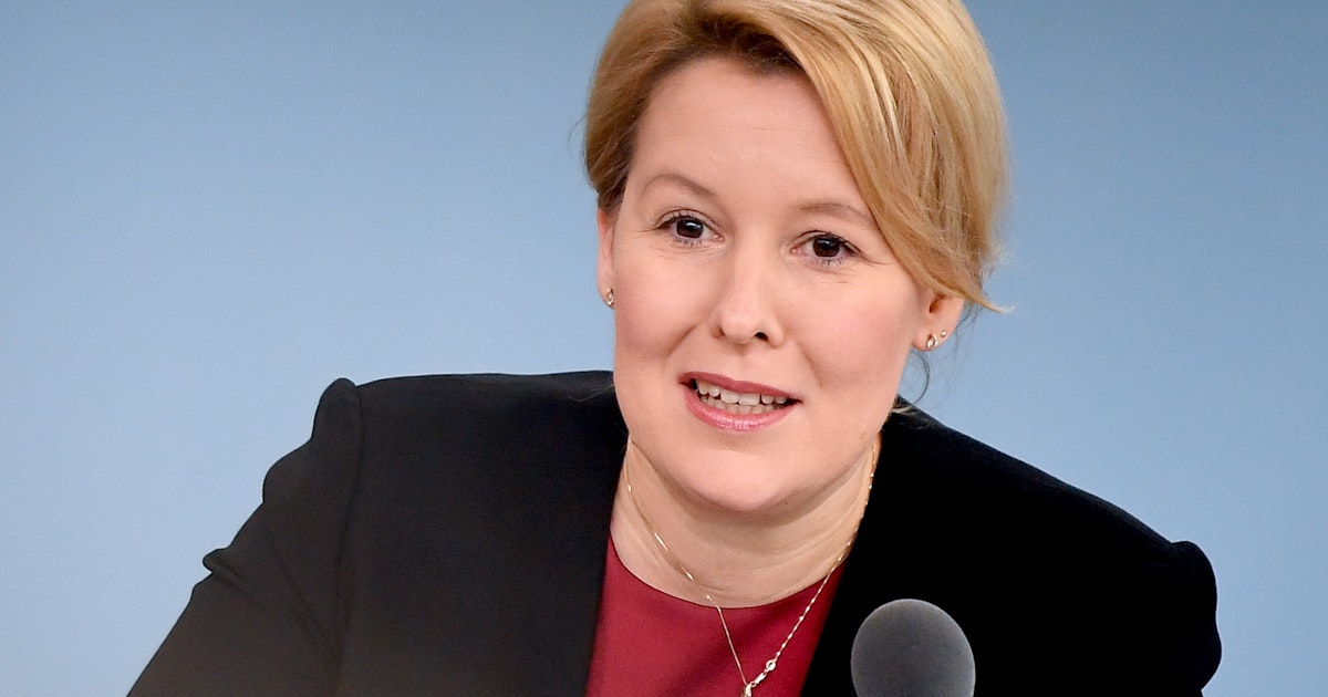 View Giffey Franziska Jung Pictures