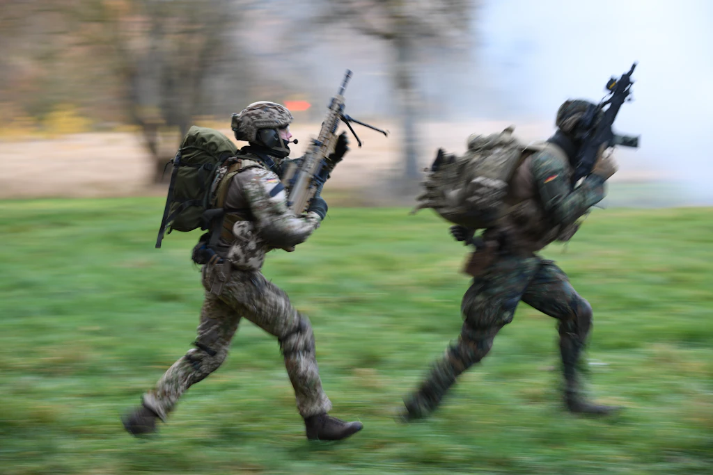 Rechtsextremismus: Militärgeheimdienst ermittelte gegen 208 Offiziere der Bundeswehr