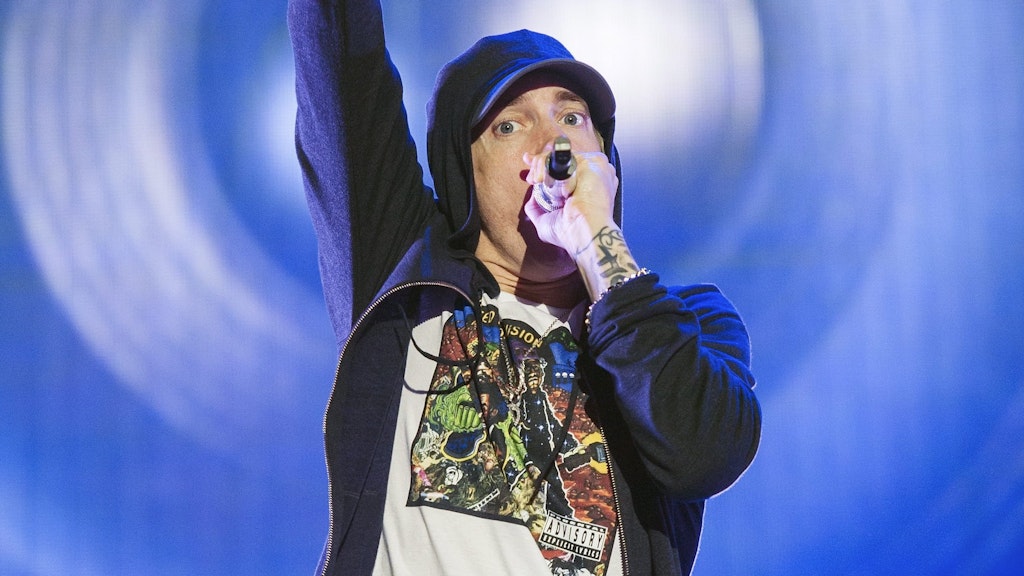 Eminem geht in die Knie und ehrt Colin Kaepernick