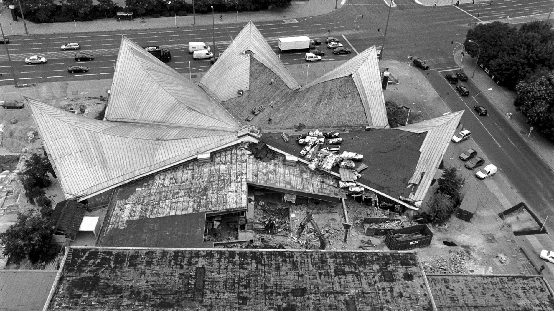 18. Juli 2000: Der Abbruch hatte begonnen.