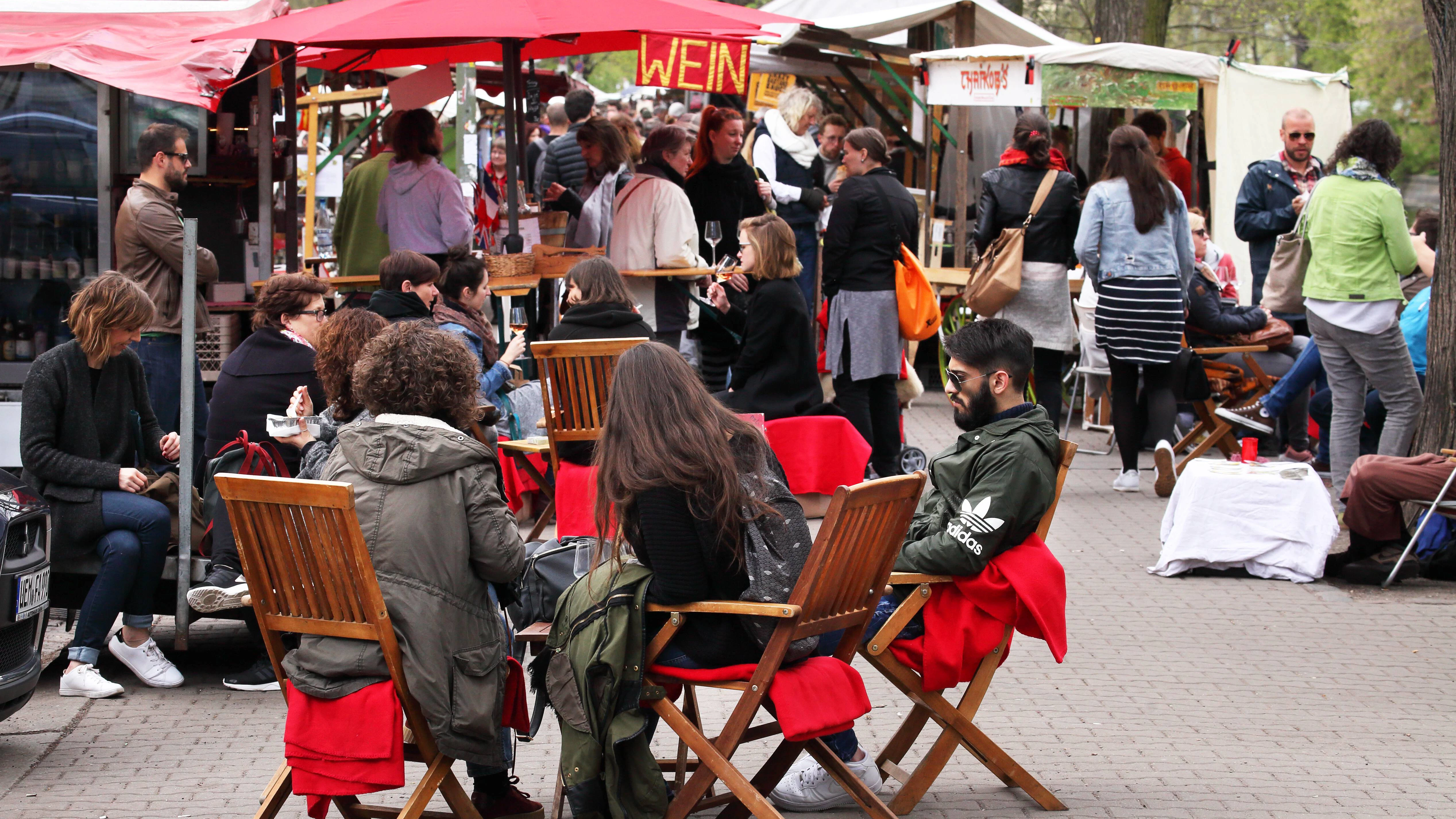 Der Flohmarkt am Maybachufer gehört zu den bekanntesten in Berlin und ist regelmäßig gut besucht.&nbsp;