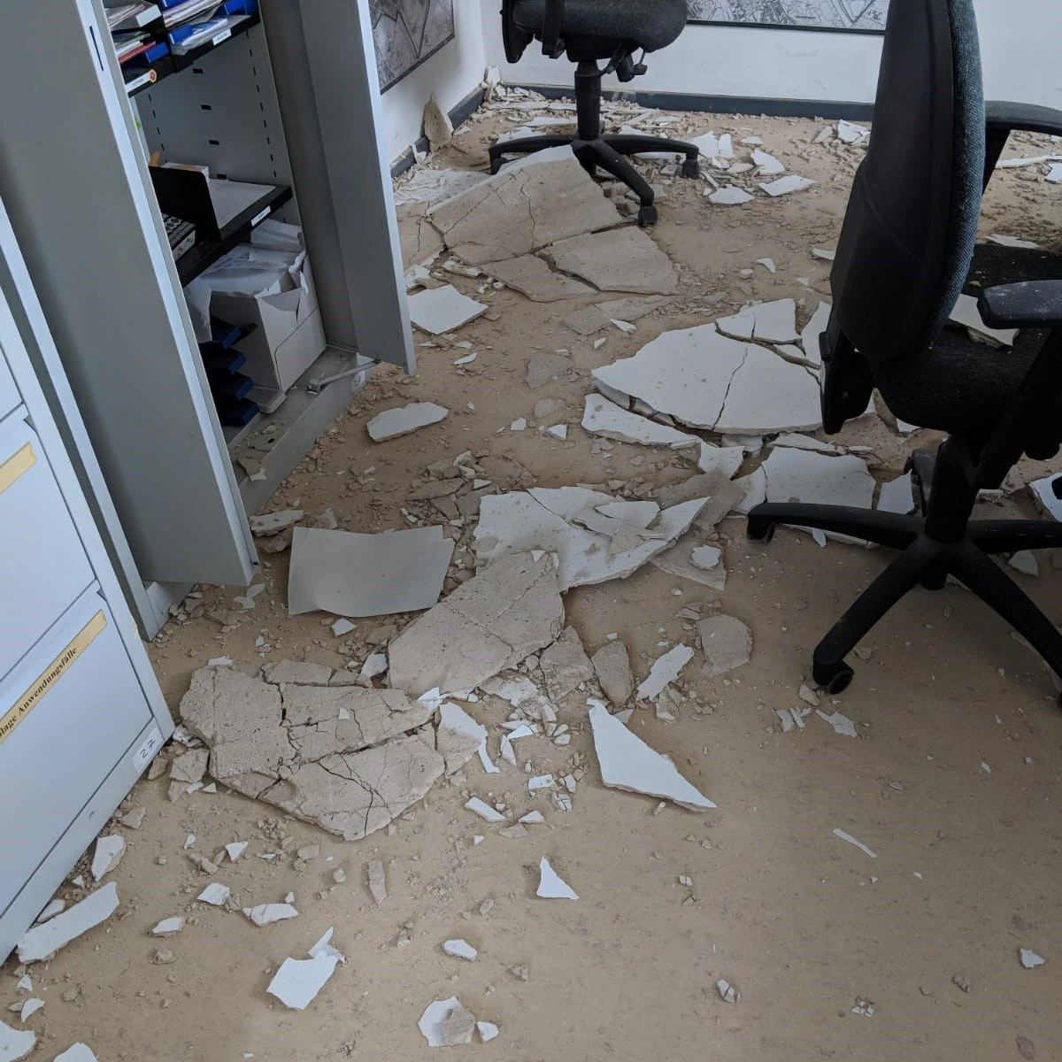 Im Abschnitt 64 in Lichtenberg fiel den Kripo-Beamten die Decke auf den Kopf.