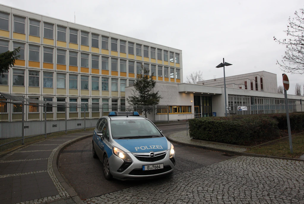 Berlins Polizisten fällt die Decke auf den Kopf