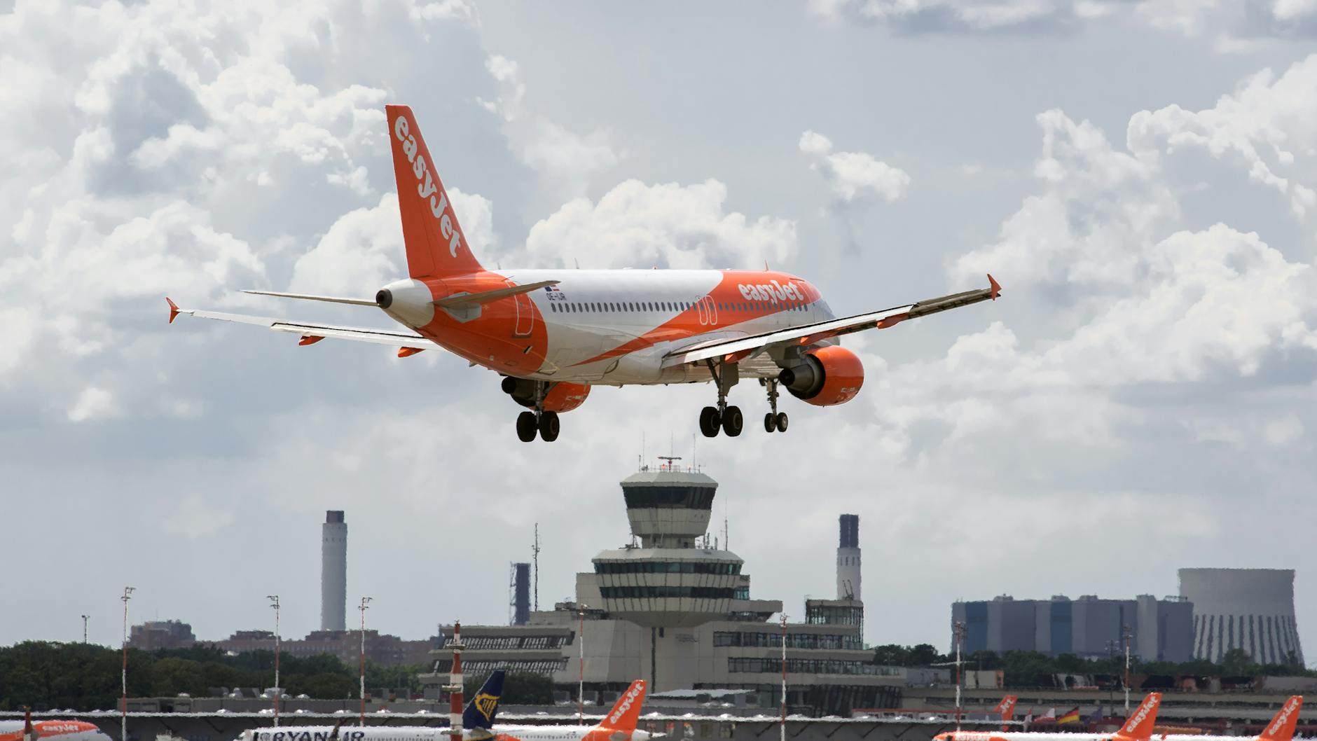 Tegel, wichtigster Flughafen Ostdeutschlands. Auch hier geht der Verkehr zurück.