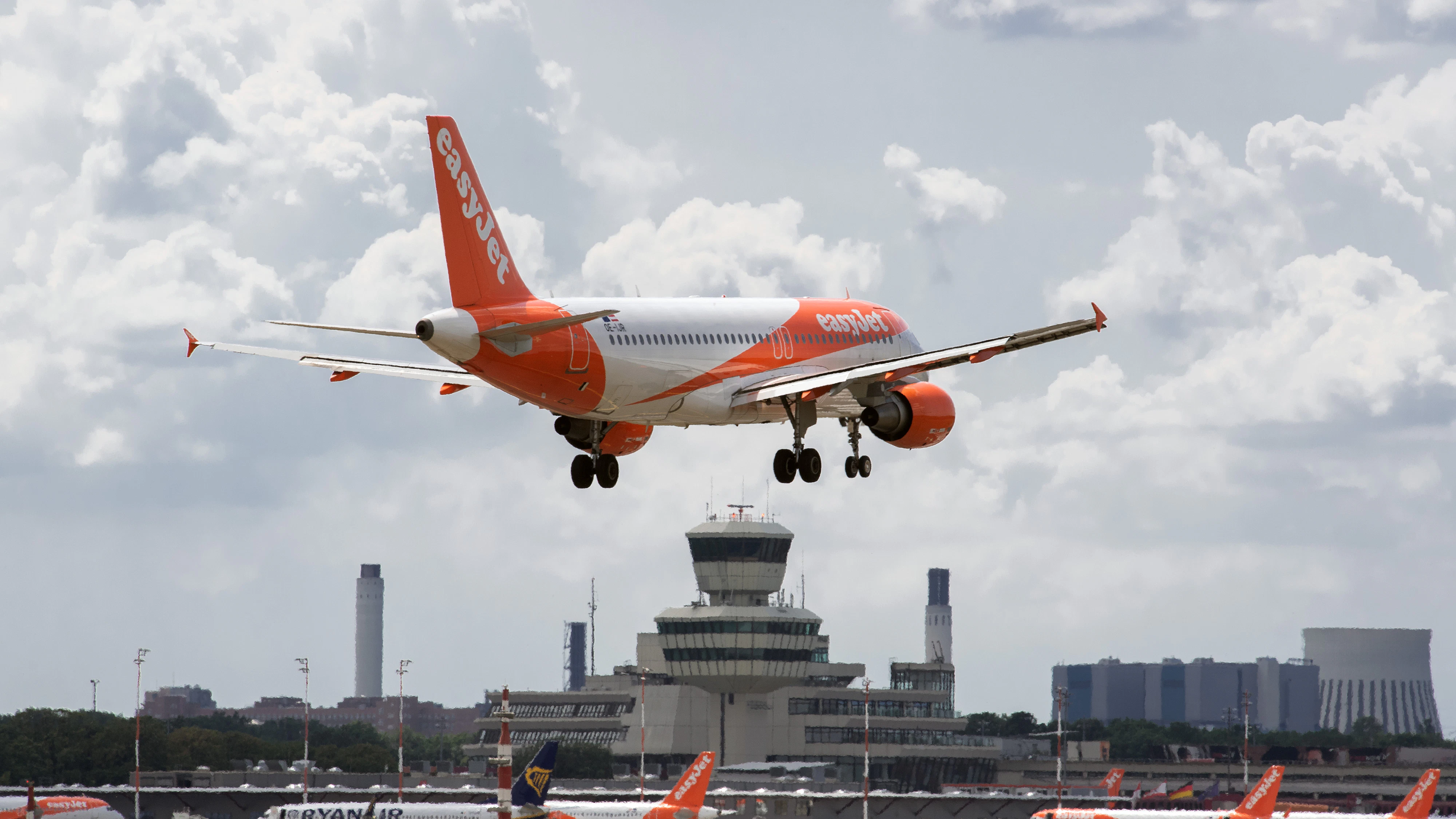Tegel, wichtigster Flughafen Ostdeutschlands. Auch hier geht der Verkehr zurück.