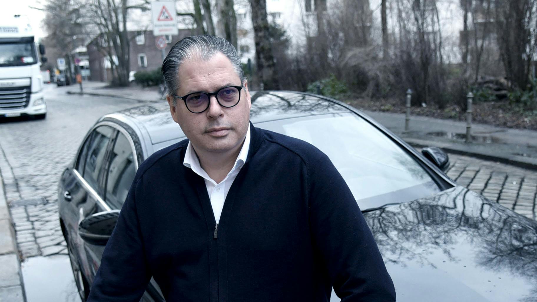 Ohne eigenes Auto zum Termin: Free-Now-Chef Alexander Mönch. Die Limousine gehört einem Partnerunternehmen.