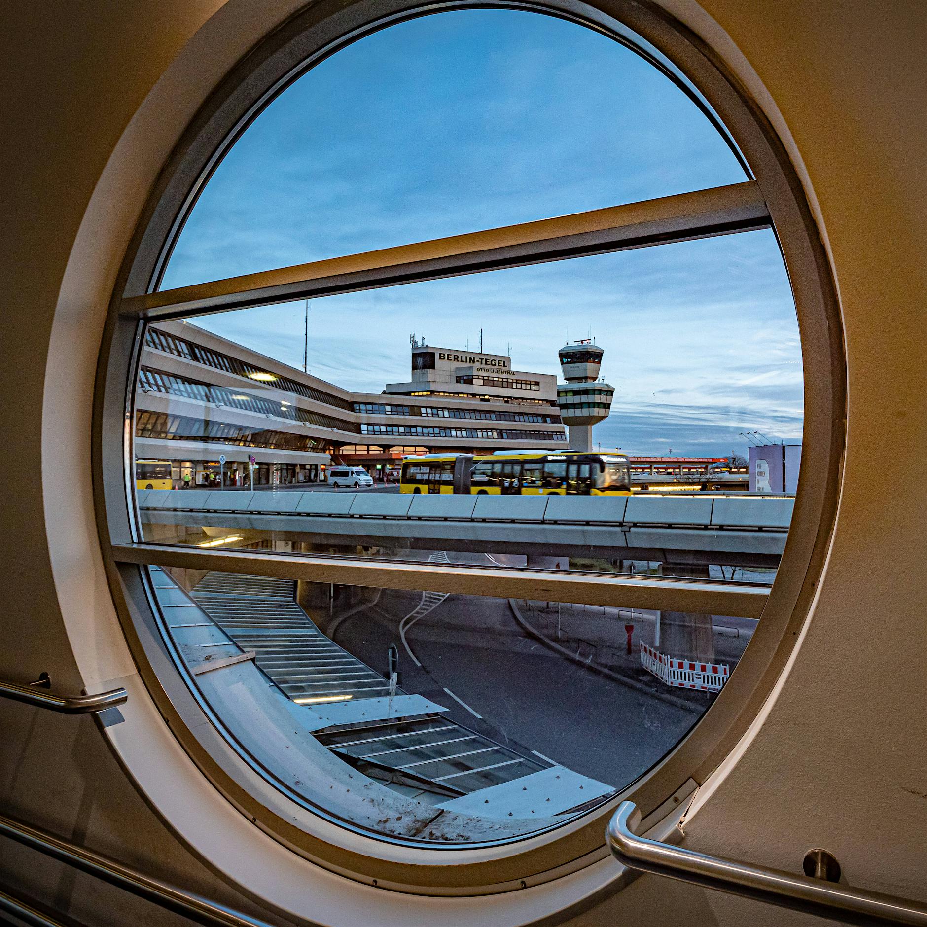 Zahl der Fluggäste in Berlin fällt unter fünf Prozent