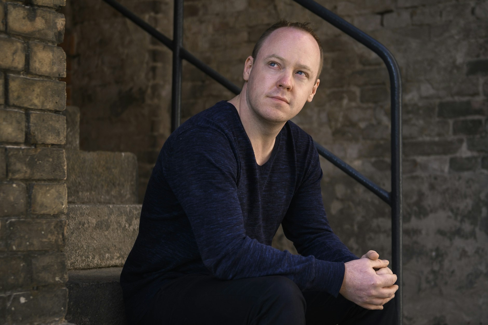 „Wenn es die Literatur und der Journalismus schaffen würden, mehr Empathie zu wecken“, sagt  Christian Baron, „wäre das ein Anfang.“&nbsp;