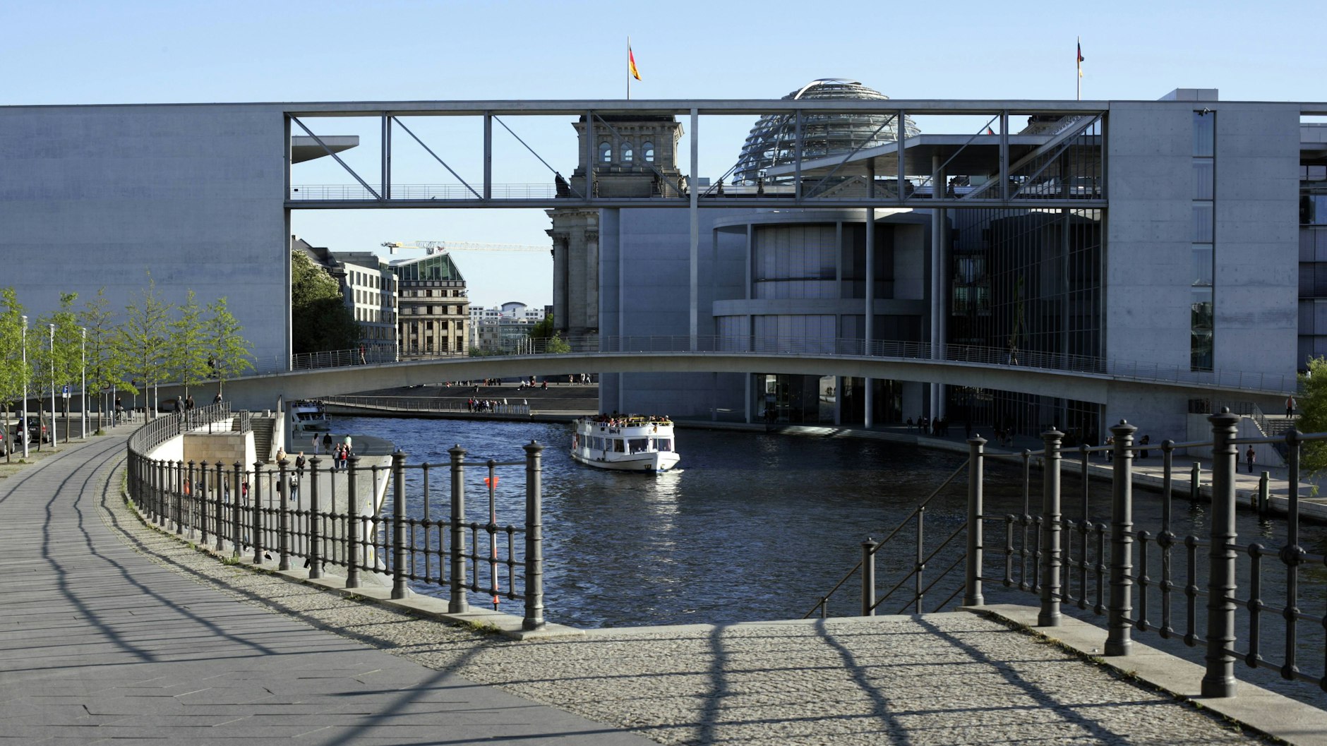 „Das Problem ist größer, als viele denken“, sagt&nbsp;der Demokratieforscher Robert Vehrkamp, der Studien zum Wahlrecht in Deutschland erarbeitet hat.