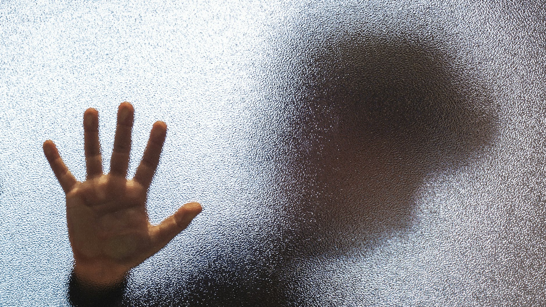 Abgeschnitten von der Außenwelt  seien sie aufgewachsen, sagen die Männer.