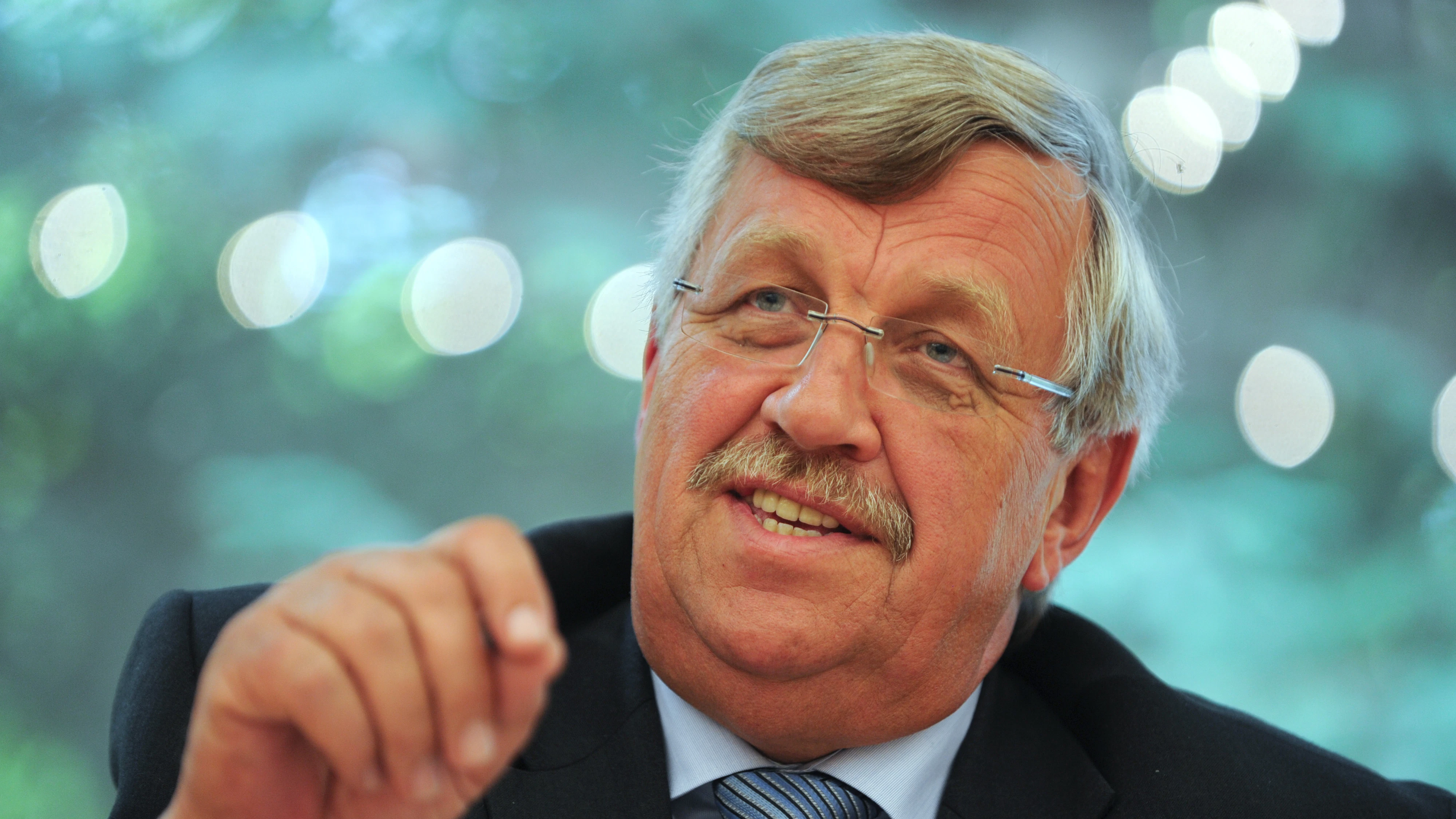 Der Hauptverdächtige im Mordfall Walter Lübcke (im Bild), Stephan E., hat seine Aussage geändert und bestreitet nun, den tödlichen Schuss auf den Kasseler Regierungspräsidenten abgegeben zu haben.