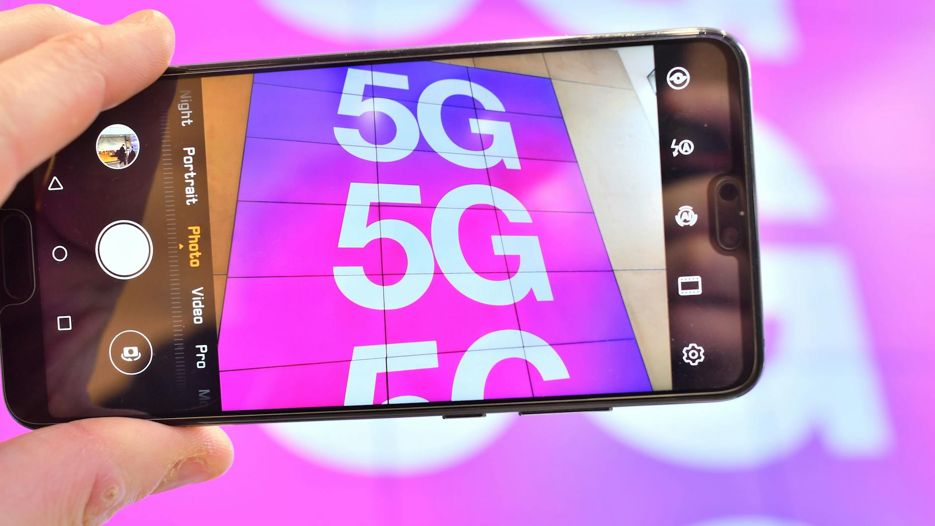 Mit der fünften Mobilfunkgeneration 5G sollen nun auch Tankstellen in großem Stil vernetzt werden.