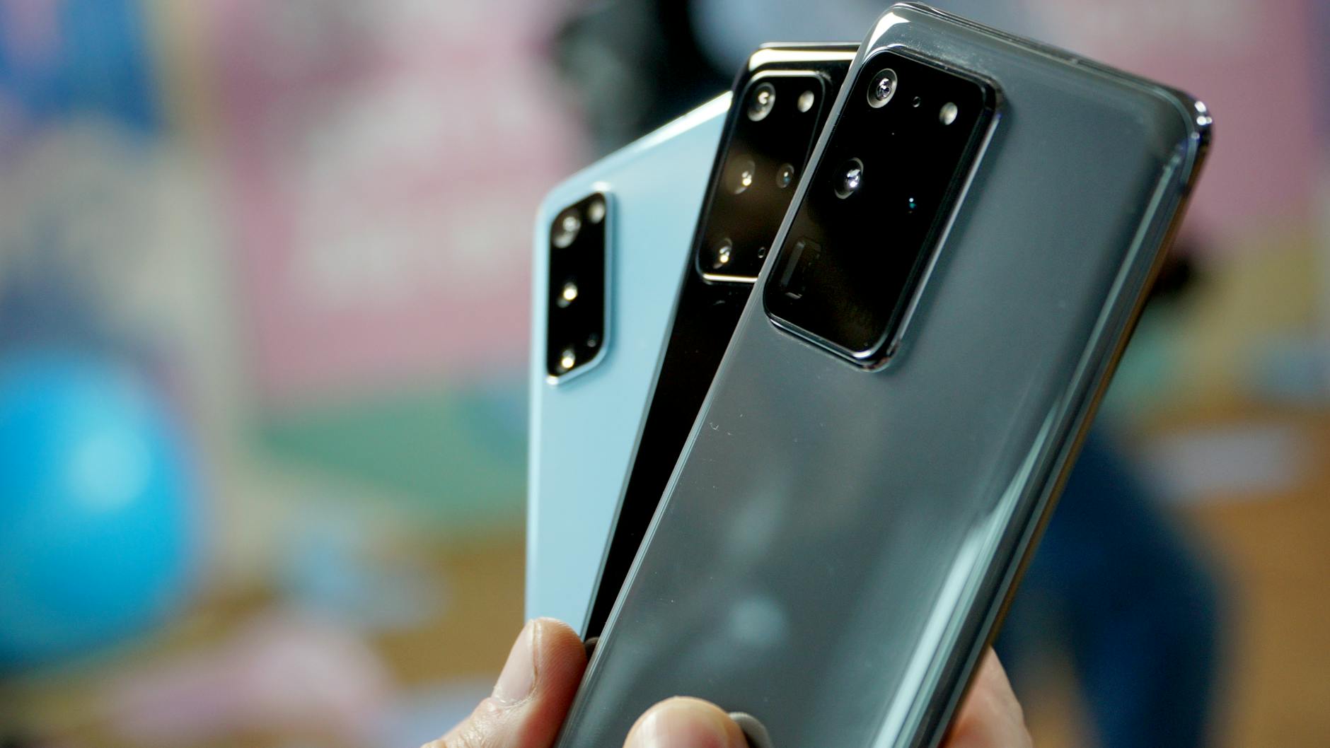 Drei neue Samsung-Modelle: Das Galaxy S20 (links), S20+ (Mitte) und S20 Ultra (rechts) treten gegen starke Konkurrenz aus China an.