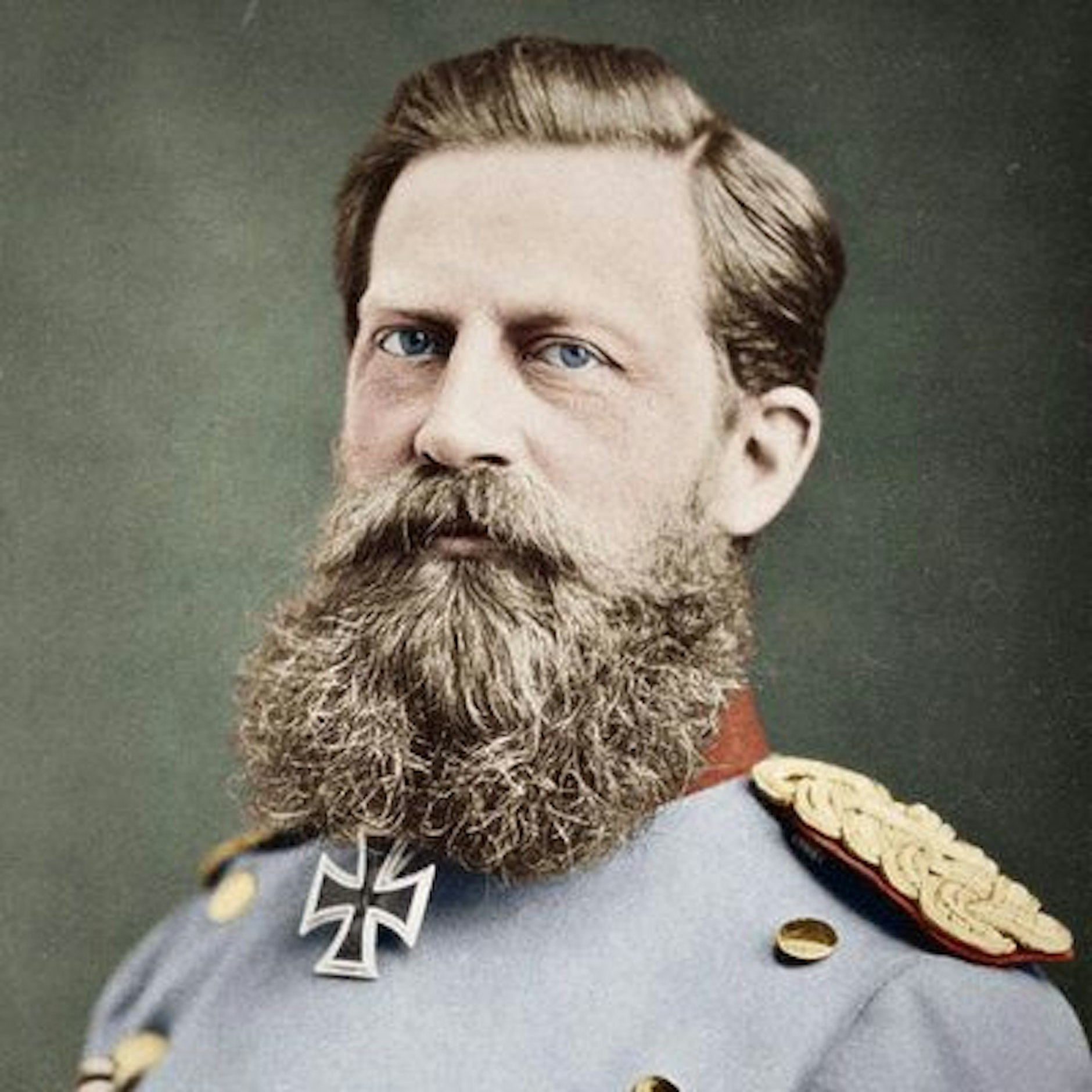 Oben akkurat, unten barbarossig: Friedrich III. (1831–1888) kombinierte Scheitel und Vollbart.