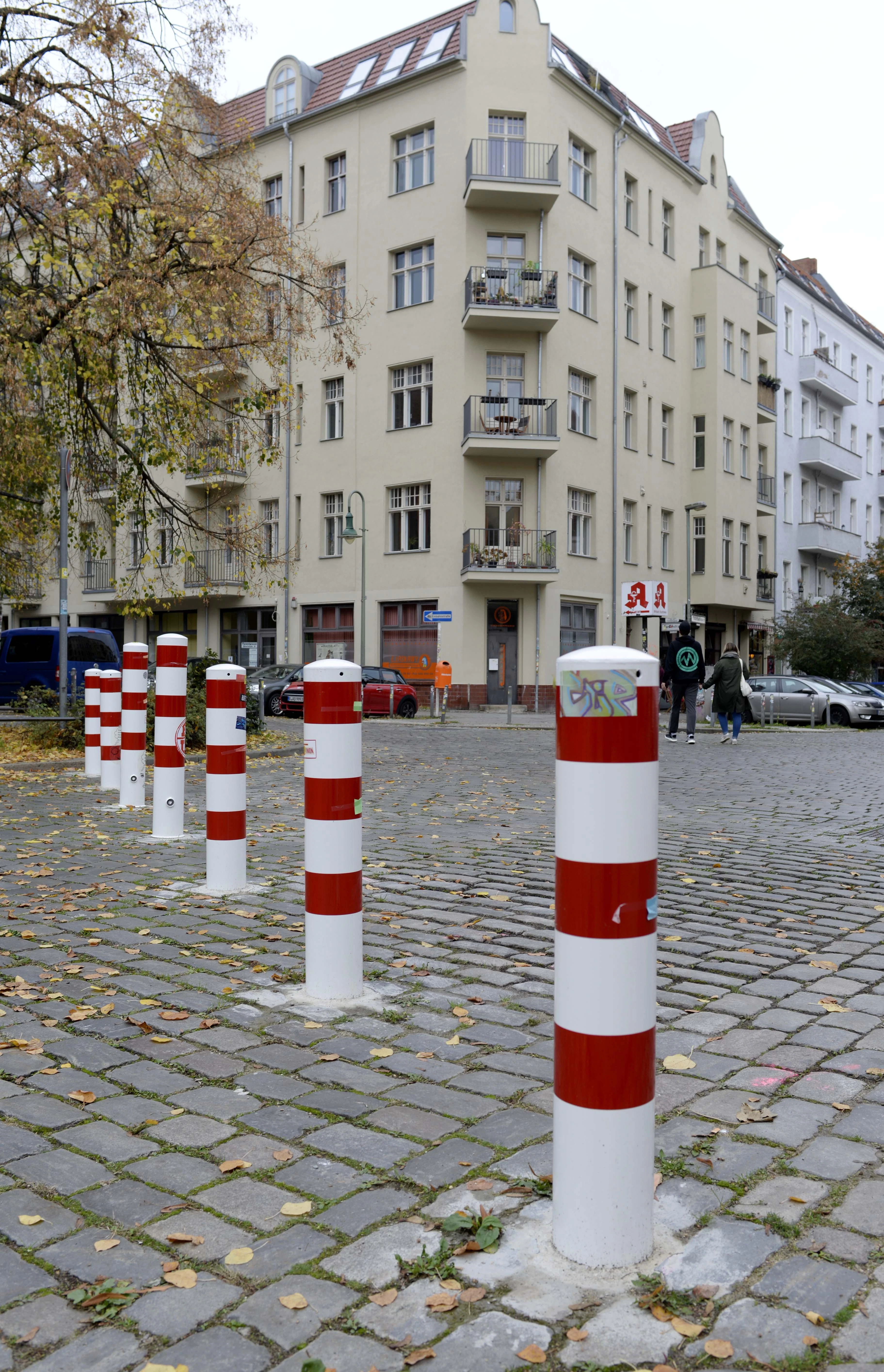 Bürger streiten über Poller im Samariterkiez