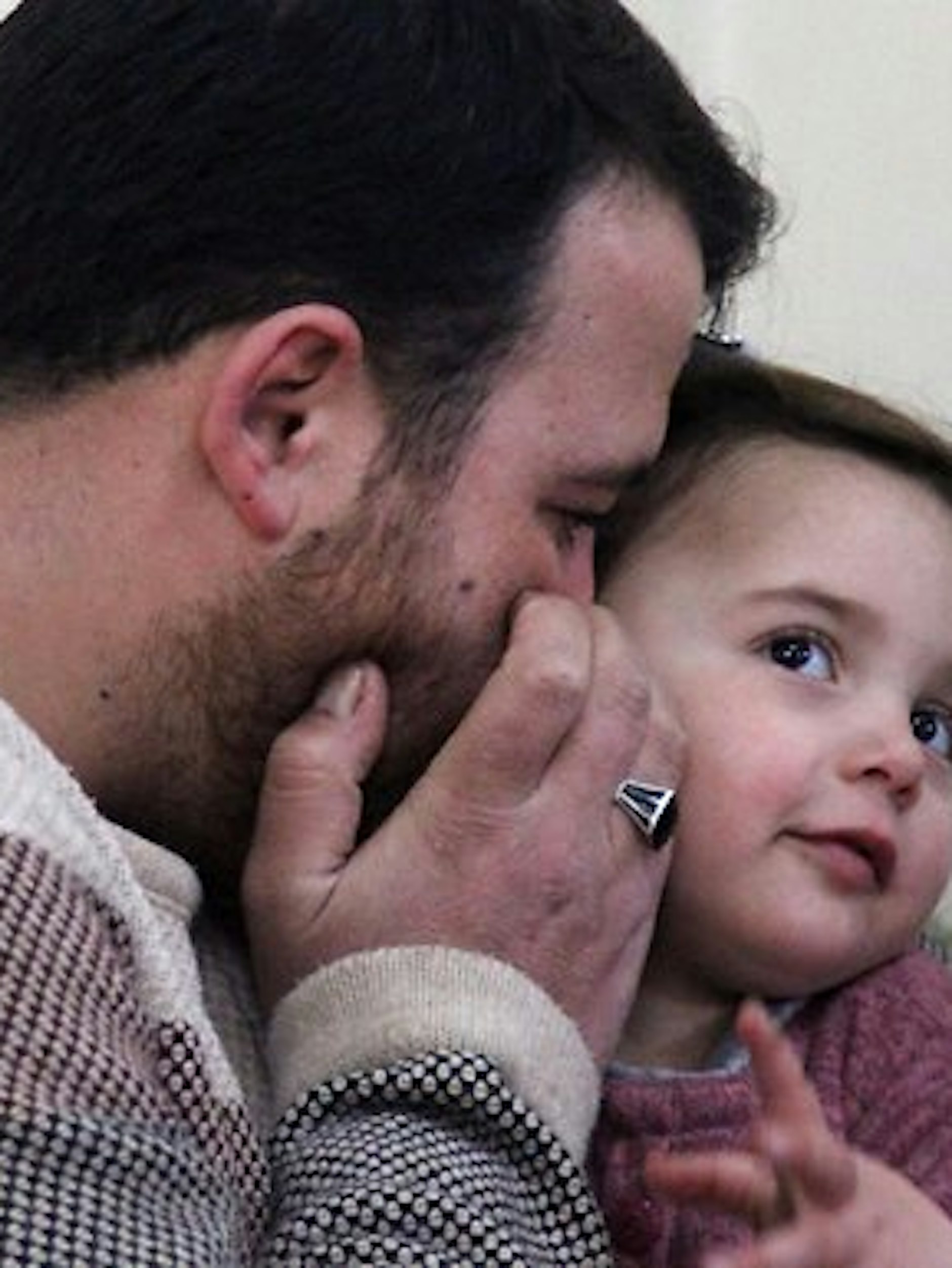 Alles, was ihr Vater möchte, ist, dass Salwa eine glückliche Kindheit hat.