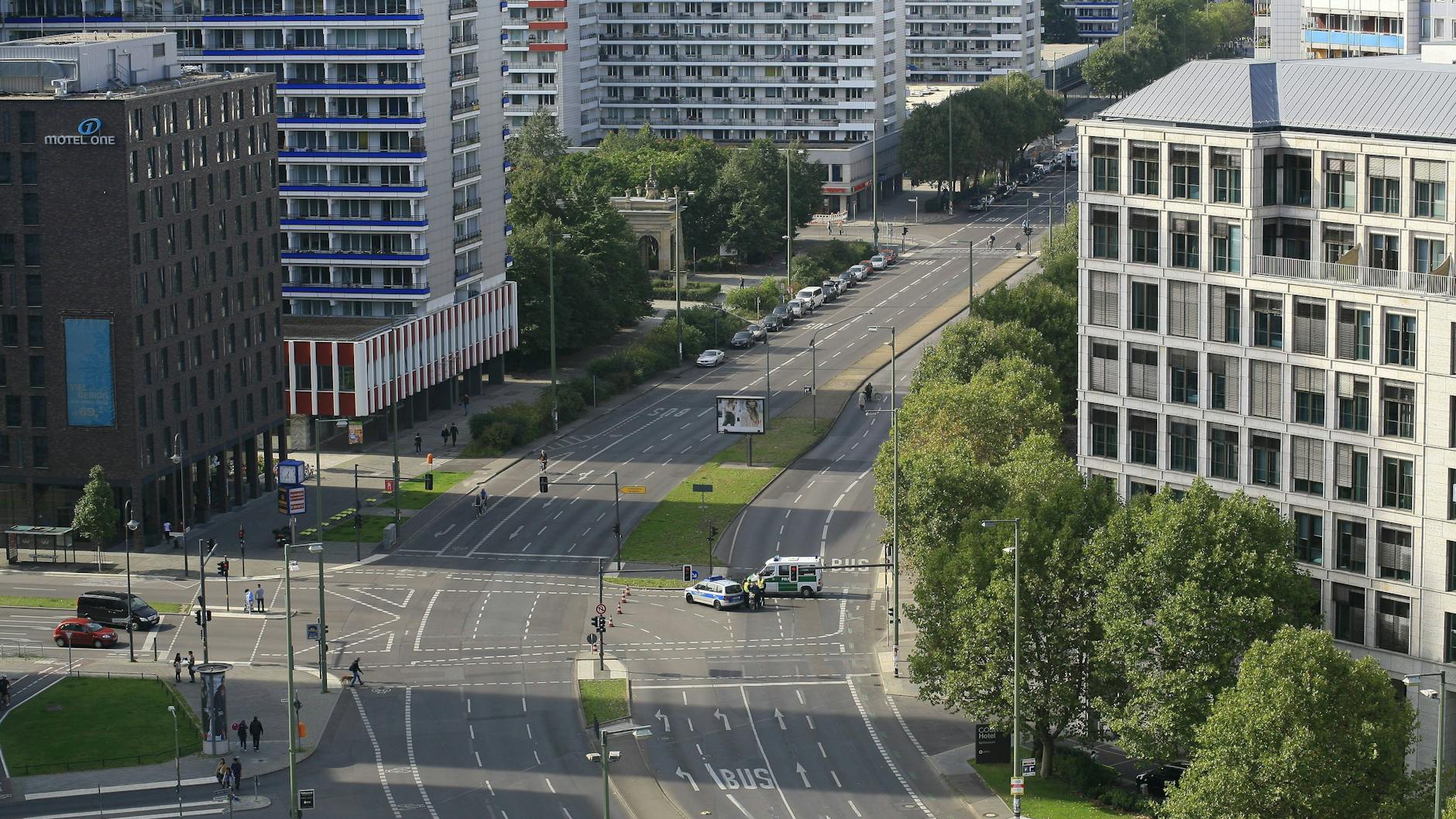 So sieht die Leipziger Straße heute aus. Vorn der Spittelmarkt.