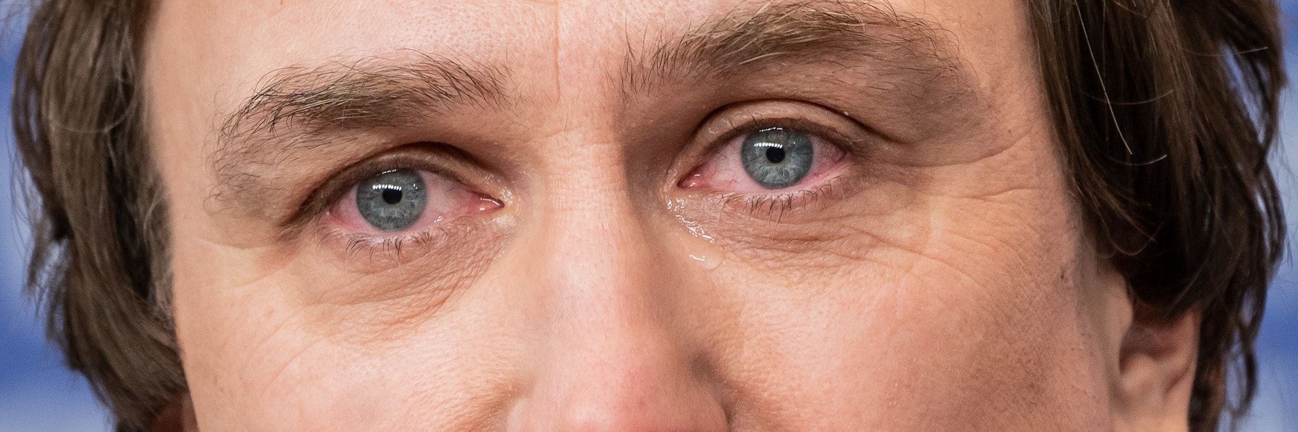 Eidinger am Samstag weinend bei der Berlinale. Dort stellte er seinen Film „Persian Lessons“ vor.