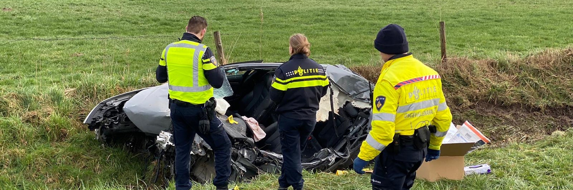 Der Unfall mit zwei Toten nahe der Grenze zu Deutschland ereignete sich nach einer versuchten Geldautomaten-Sprengung in Emmerich am Niederrhein.