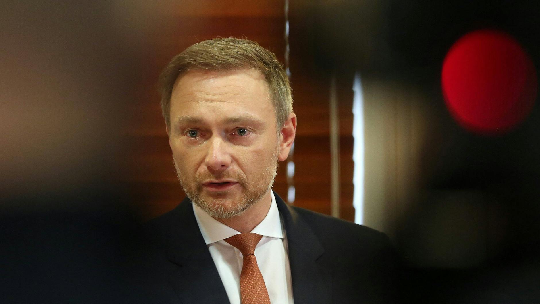 Christian Lindner, Parteivorsitzender der FDP und Fraktionsvorsitzender im Bundestag, kommt für ein Statement zur Situation nach der Wahl des Ministerpräsidenten in Thüringen.