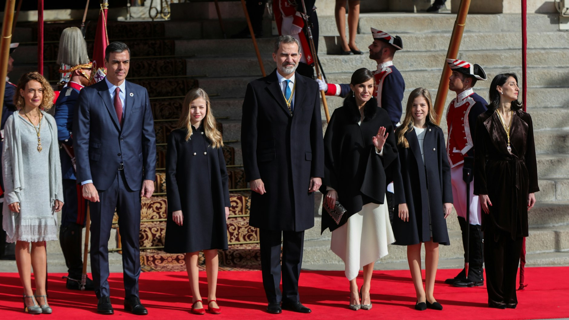 Das spanische Königspaar (Mitte) mit seinen Töchtern Leonor und Sofia Anfang Februar