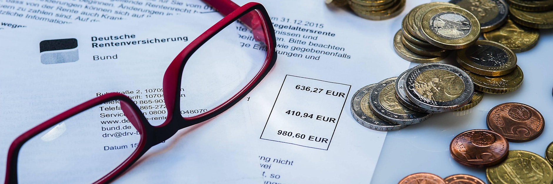 Wie viel Rente könnte es eines Tages geben? Die Info der  gesetzlichen Deutschen &nbsp;Rentenversicherung (DRV) bekommt jeder, der  mindestens 27 Jahre alt ist.