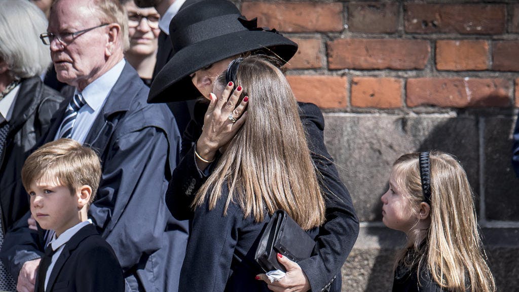 Kronprinzessin Mary von Dänemark (M), und ihre Kinder Prinz Vincent, Prinzessin Isabella, und Prinzessin Josephine (von links nach rechts) im Mai 2019 bei der Trauerfeier am Dom zu Aarhus.
