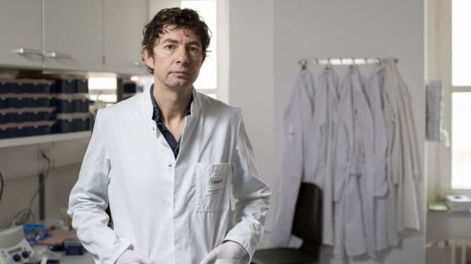 „Wir zimmern das Schiff zusammen, während wir lossegeln“, Christian Drosten in einem der Labore im Institut für Virologie der Charité.