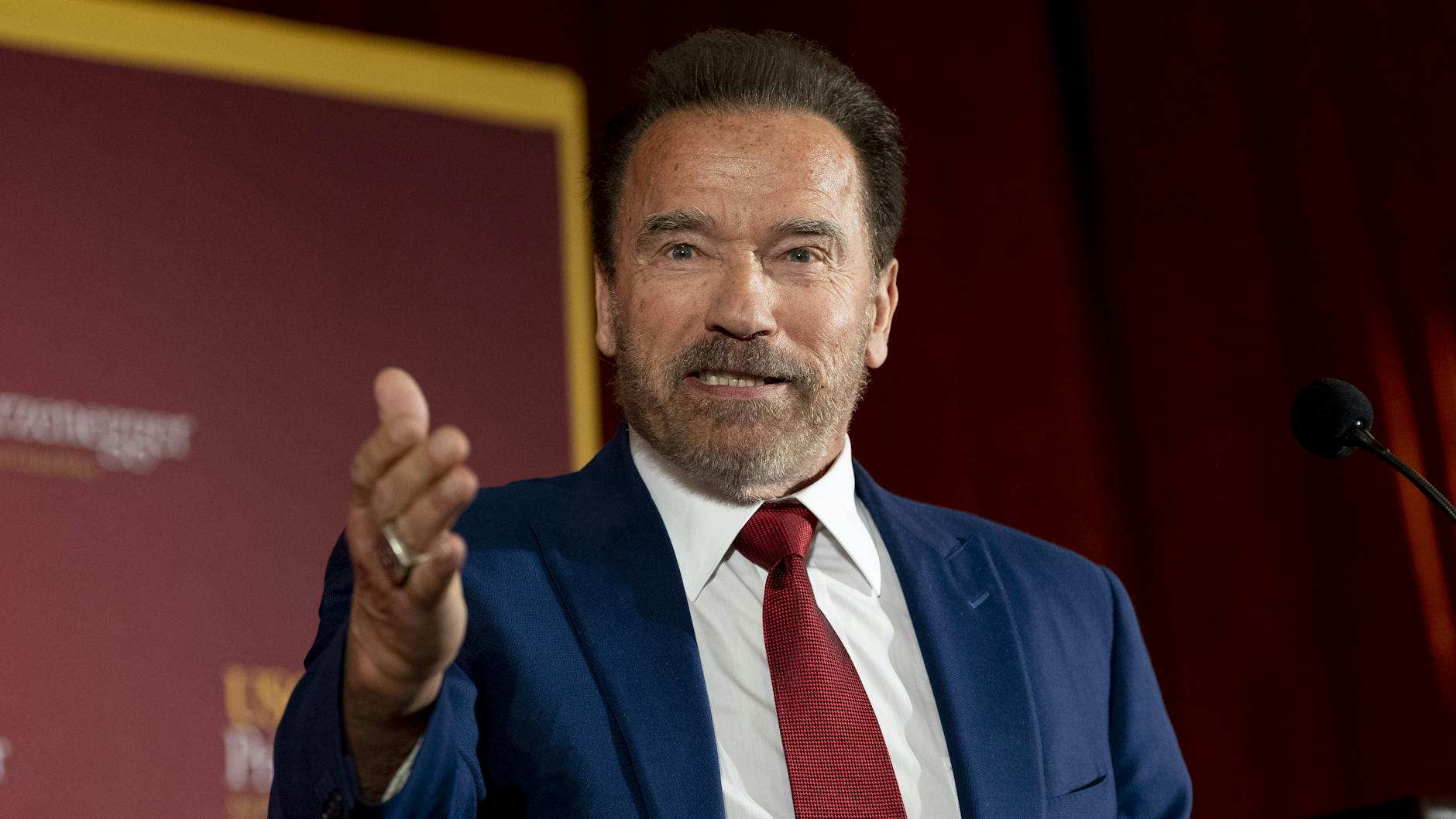Arnold Schwarzenegger, Schauspieler aus Österreich und ehemaliger Gouverneuer von Kalifornien, bei einer Veranstaltung im Februar (Symbolfoto).