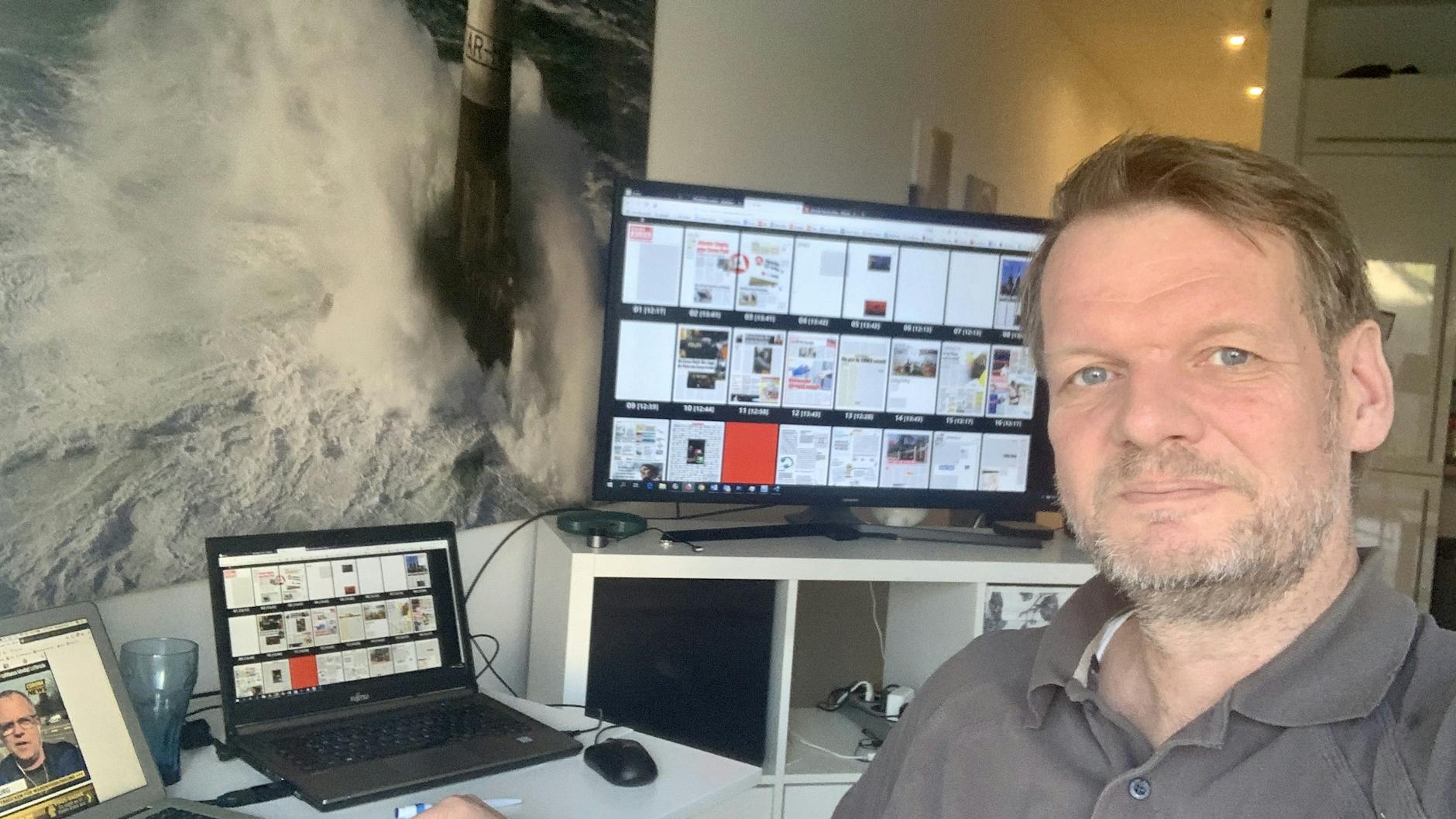 Im gemütlichen Homeoffice von Newsdesk-Chef Michael Heun laufen alle Fäden zusammen – in seiner Wohnung schlägt das Herz des KURIER.